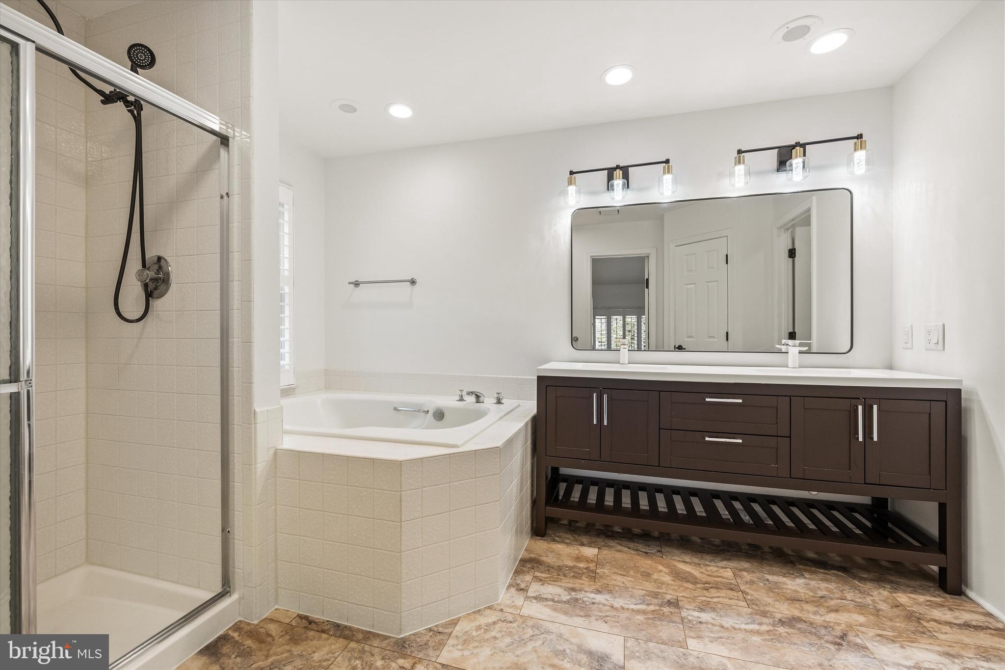 WALNUT HILL - Residential