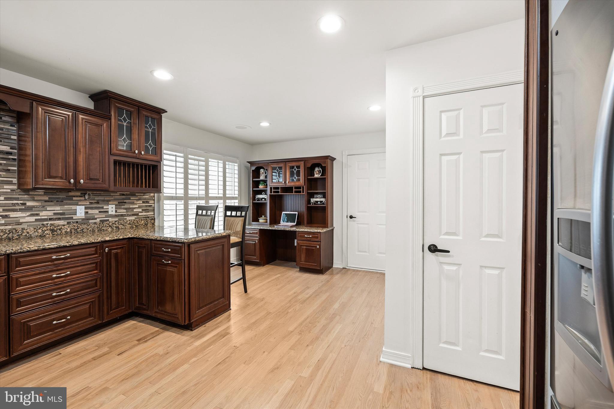 WALNUT HILL - Residential