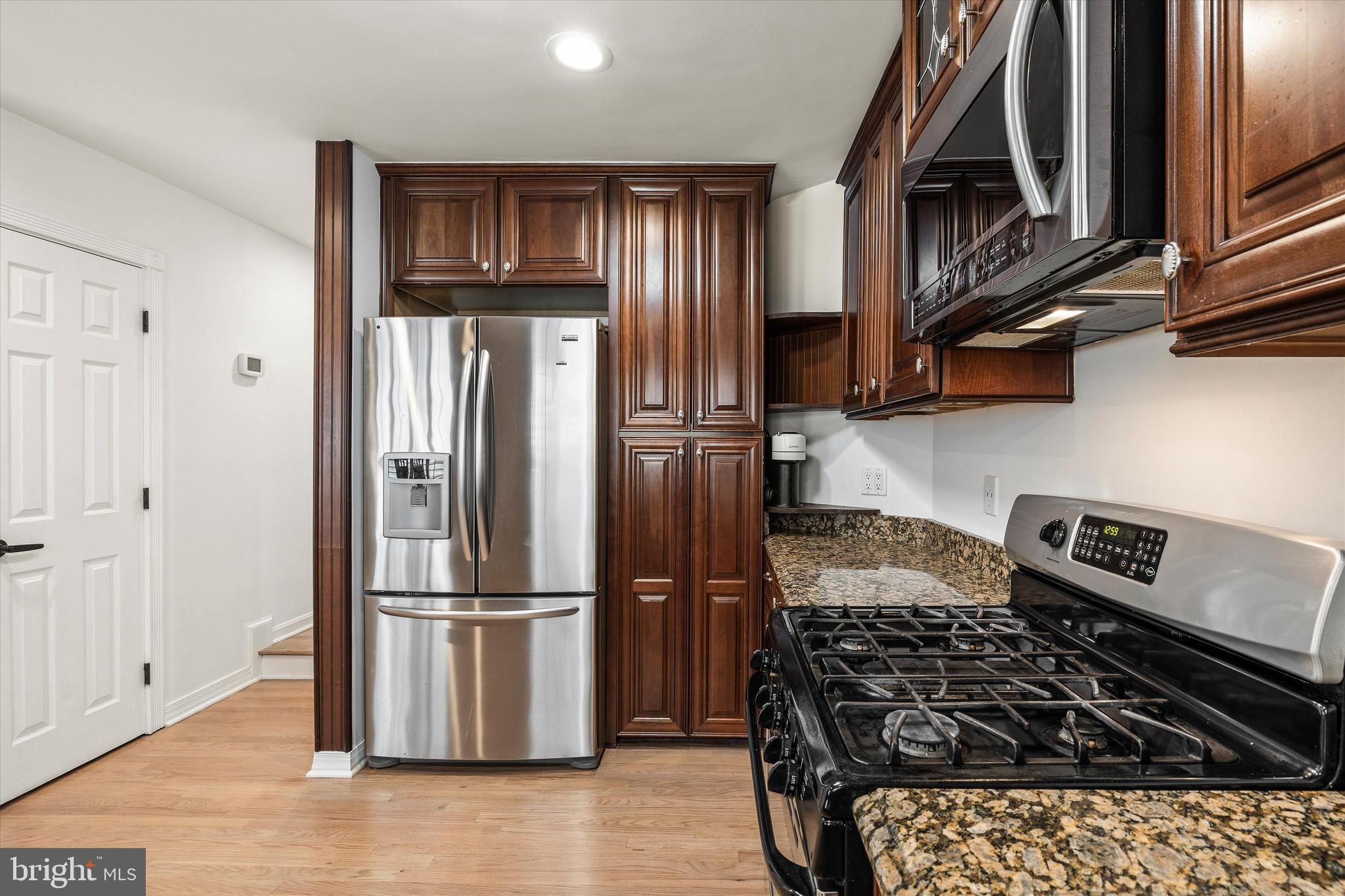 WALNUT HILL - Residential