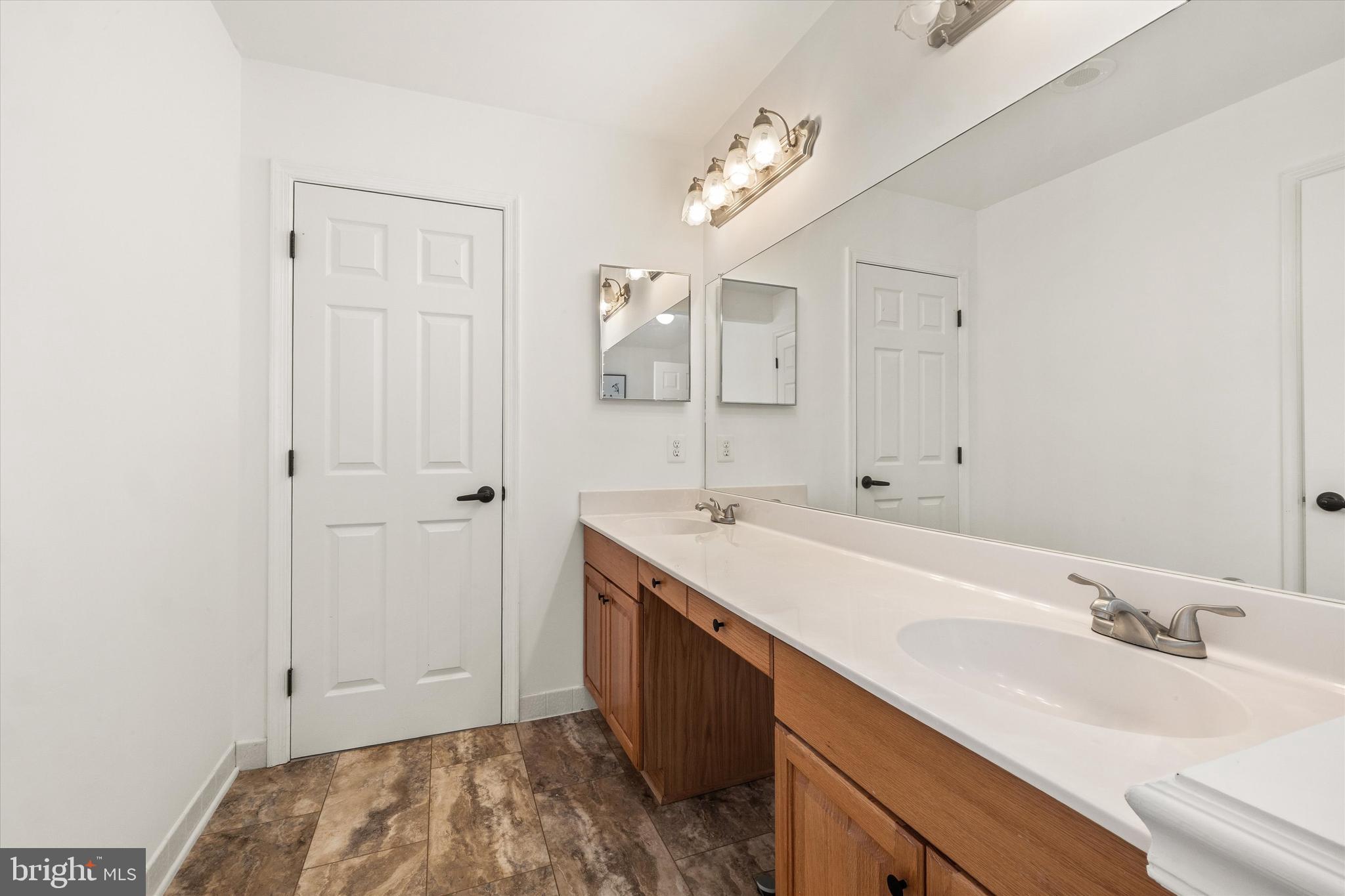 WALNUT HILL - Residential