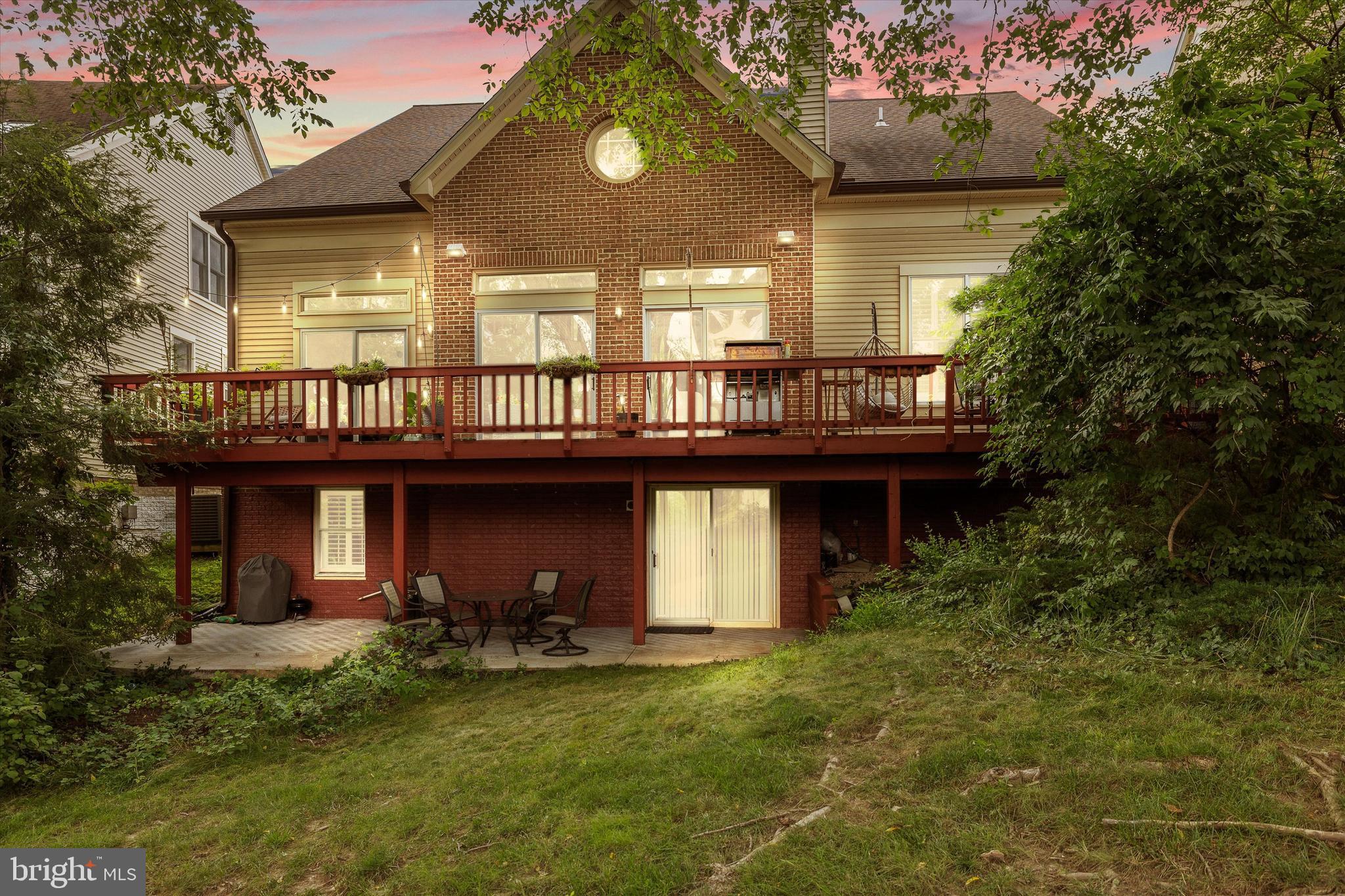 WALNUT HILL - Residential