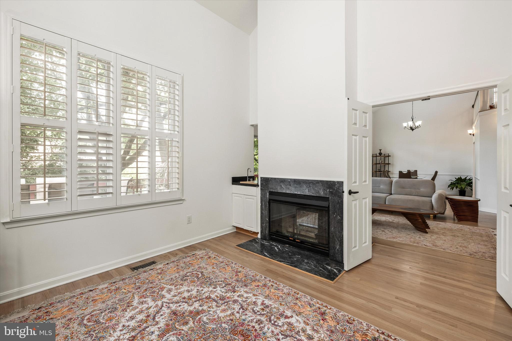 WALNUT HILL - Residential