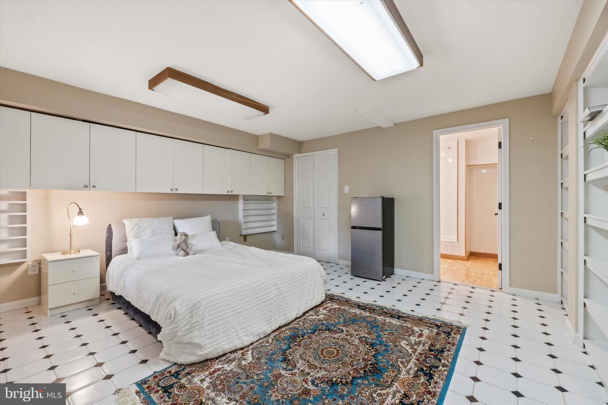 WALNUT HILL - Residential