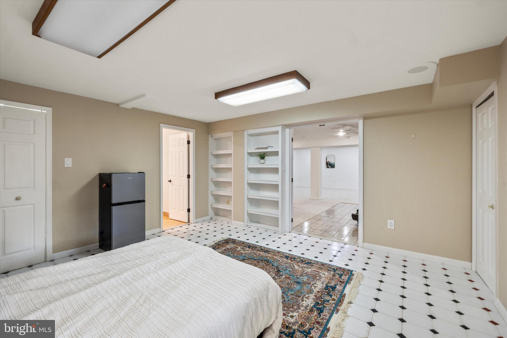 WALNUT HILL - Residential