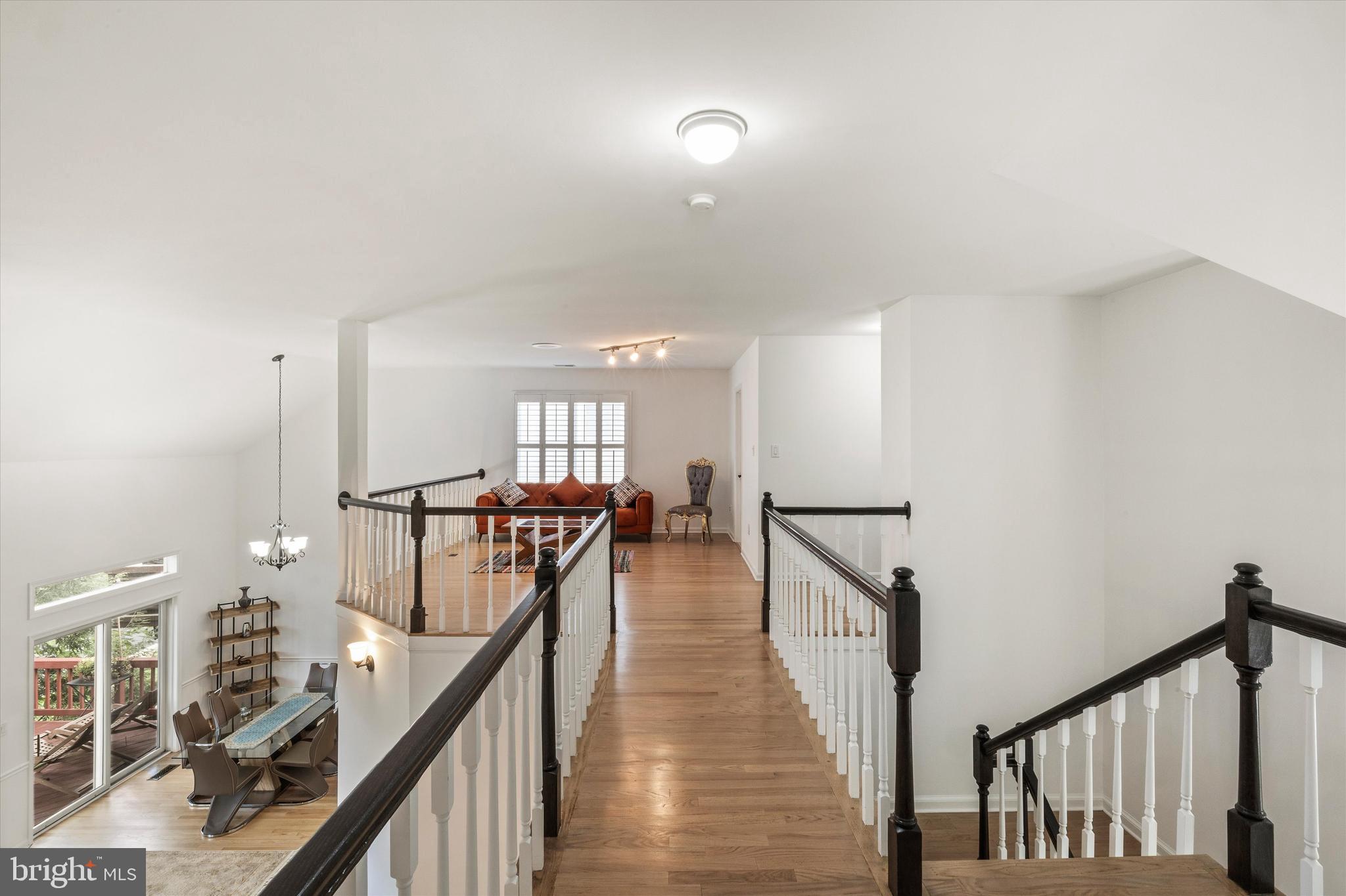 WALNUT HILL - Residential