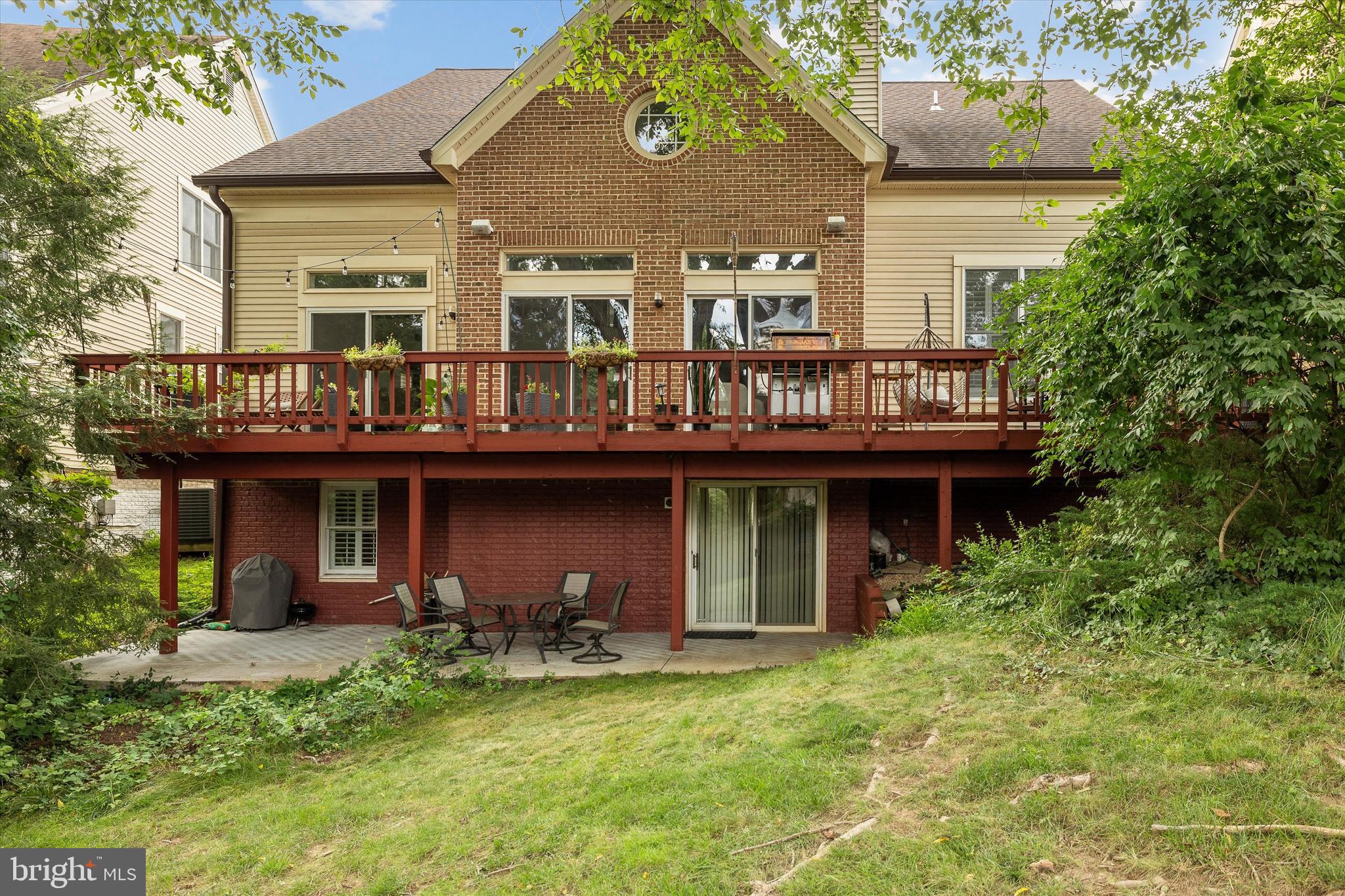 WALNUT HILL - Residential