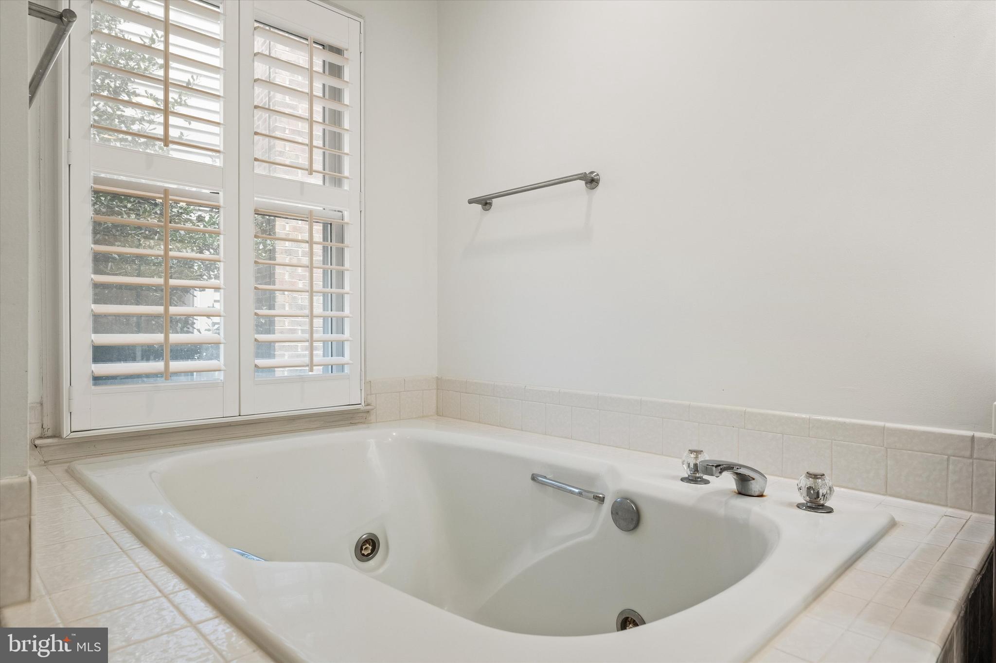 WALNUT HILL - Residential