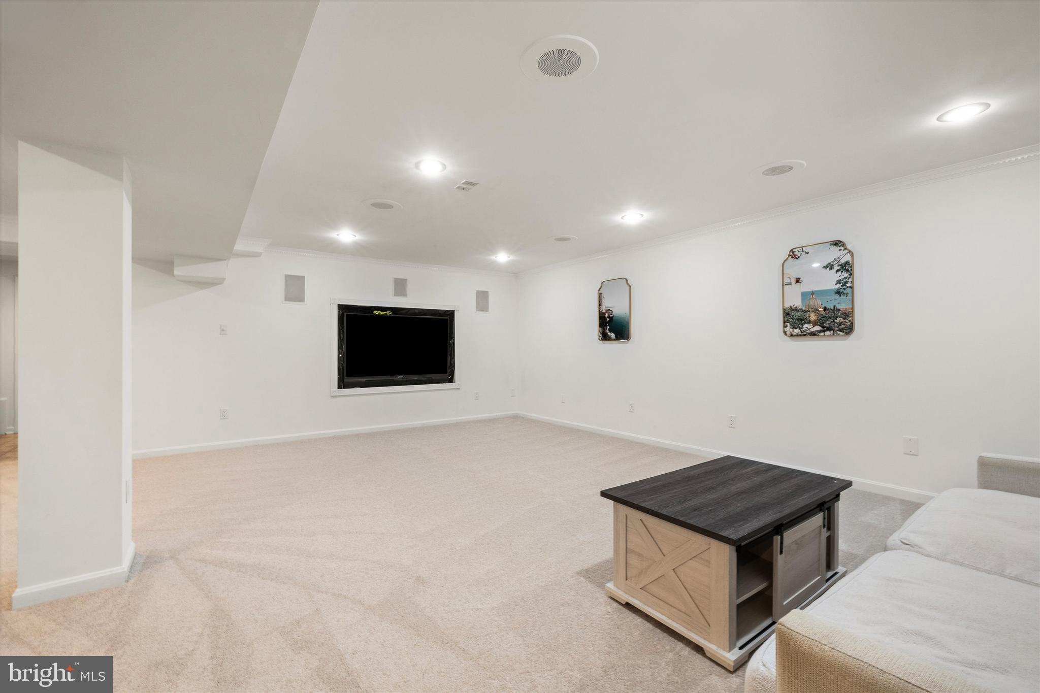 WALNUT HILL - Residential