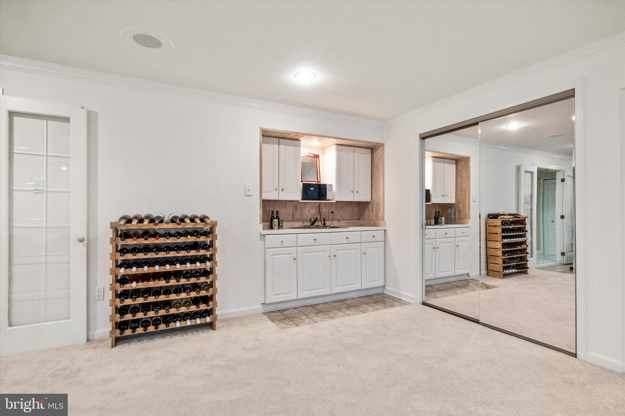 WALNUT HILL - Residential