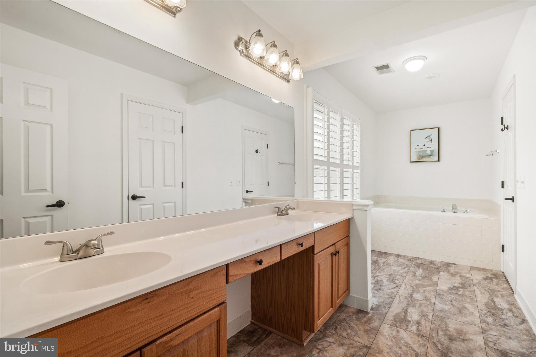 WALNUT HILL - Residential