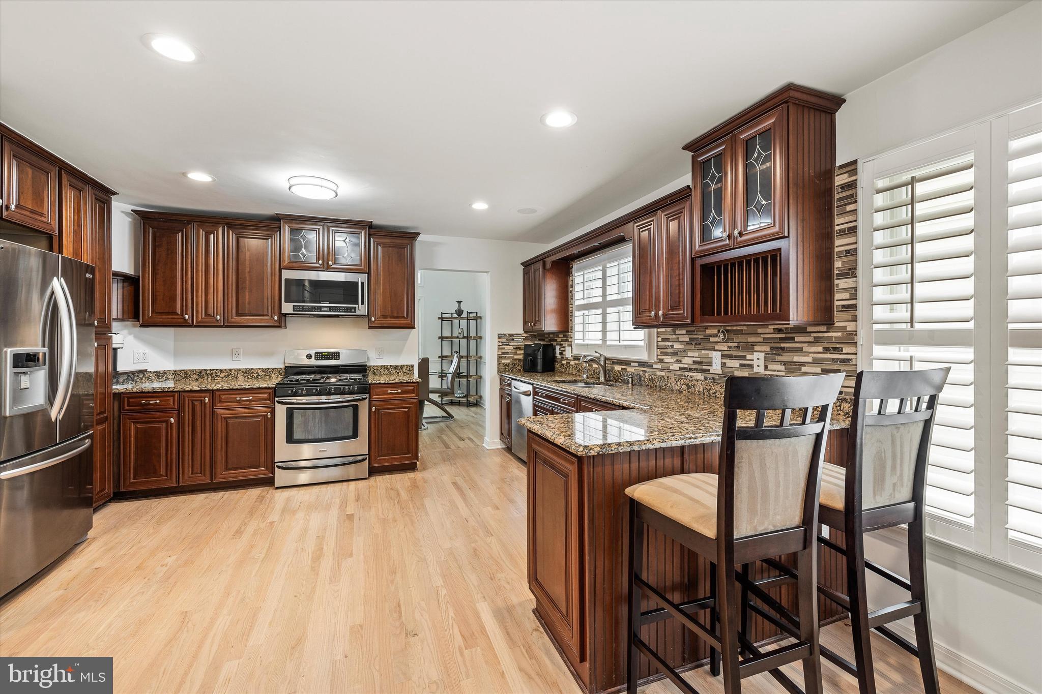 WALNUT HILL - Residential