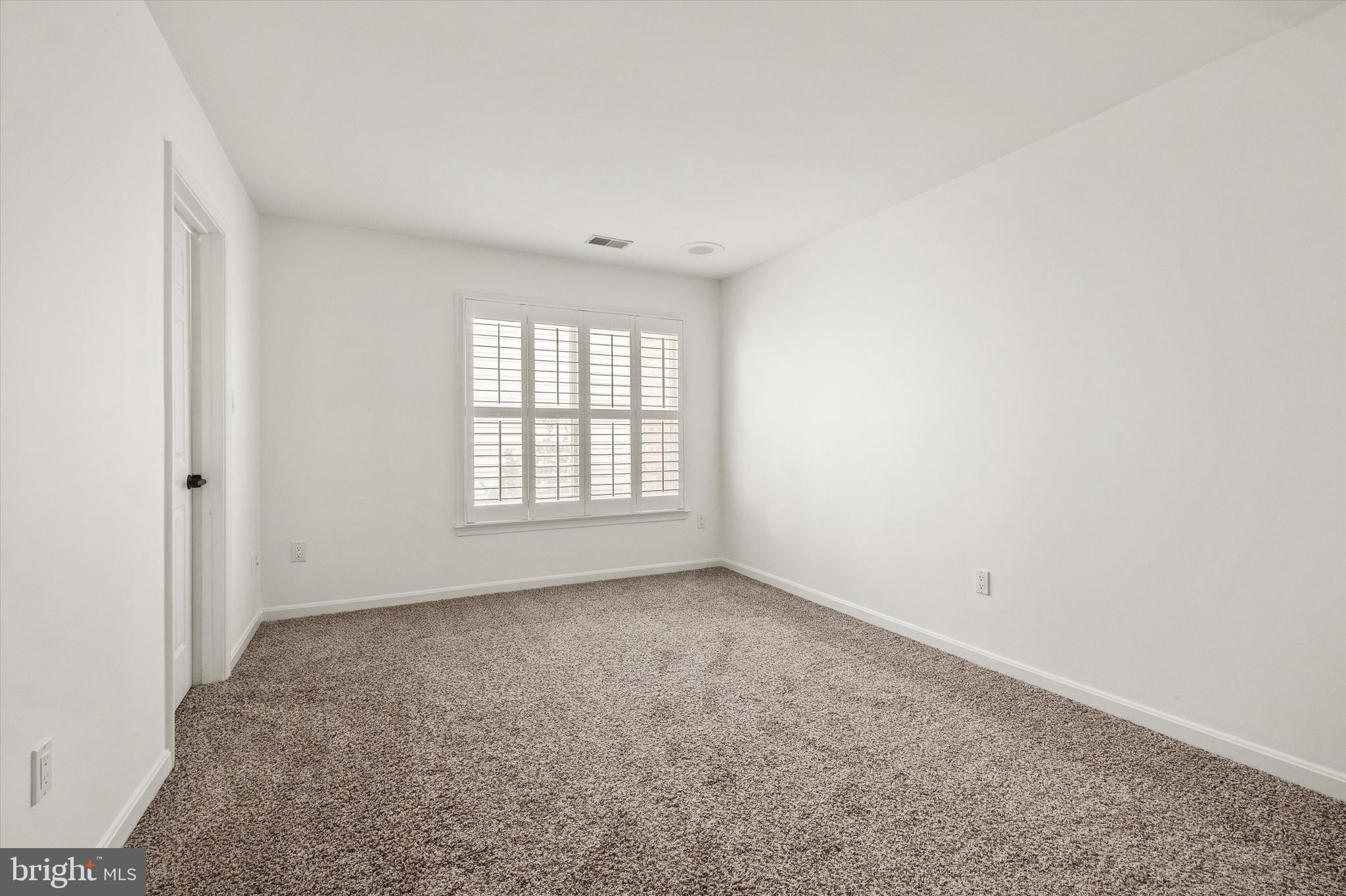 WALNUT HILL - Residential