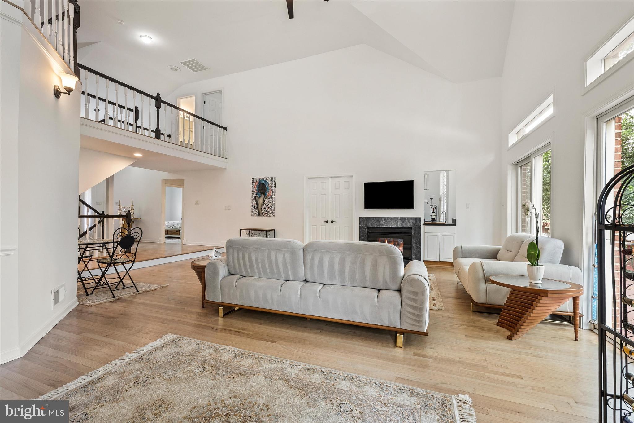 WALNUT HILL - Residential