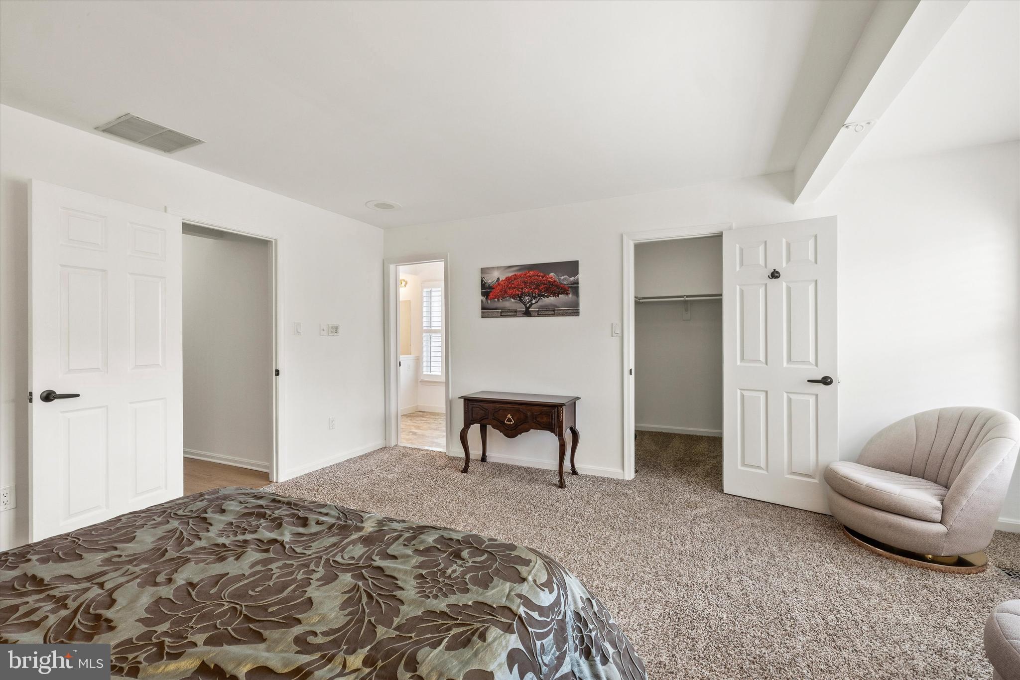 WALNUT HILL - Residential