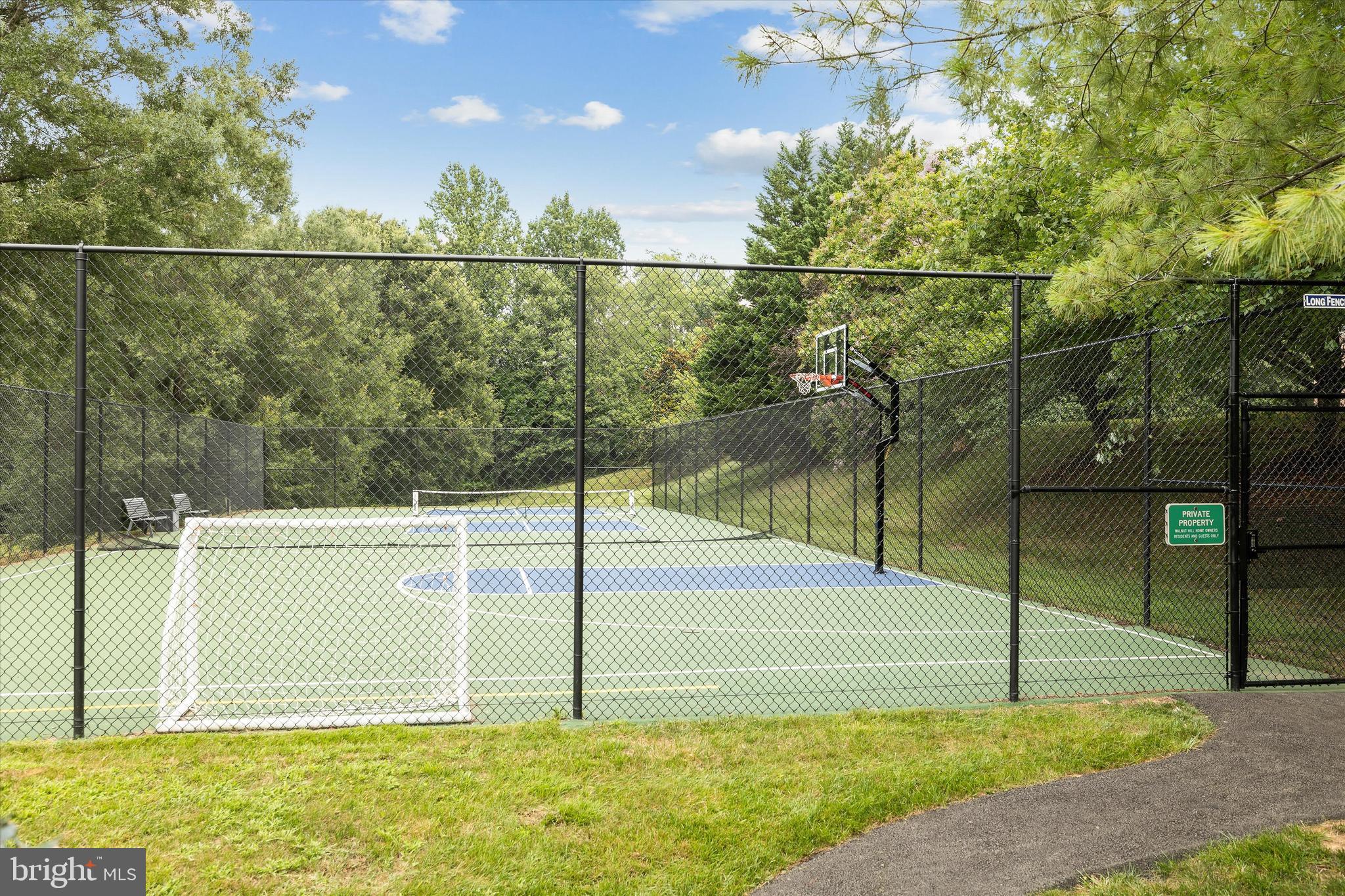 WALNUT HILL - Residential