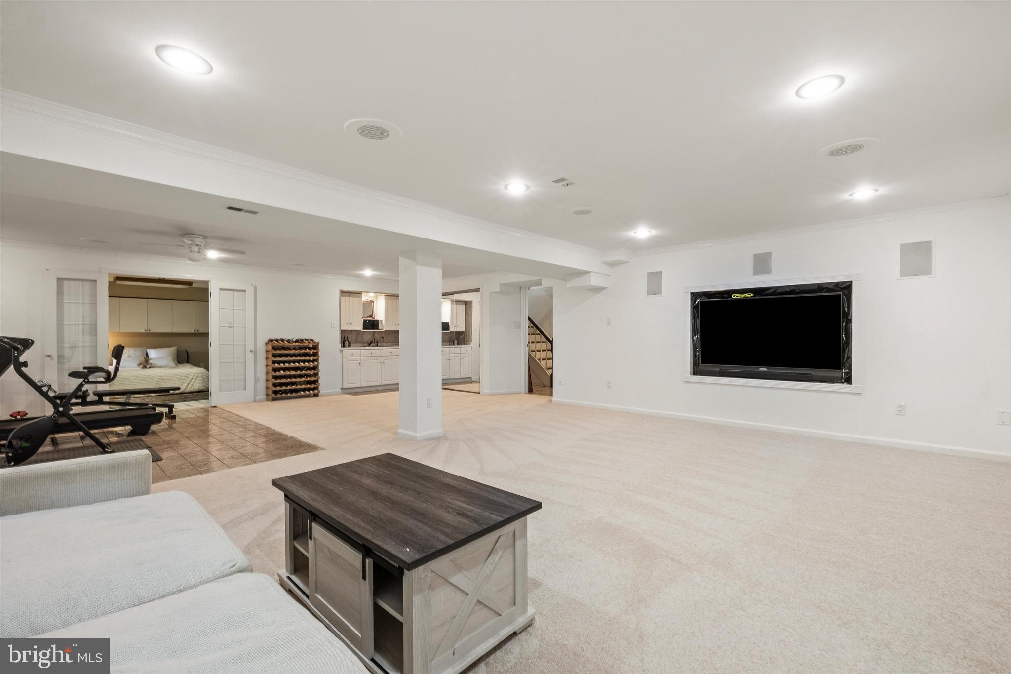 WALNUT HILL - Residential