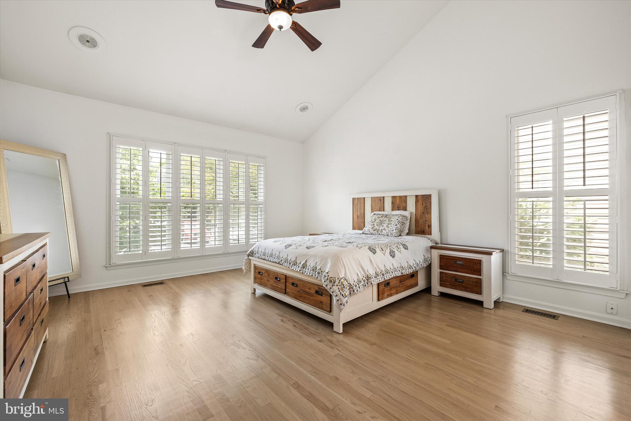 WALNUT HILL - Residential