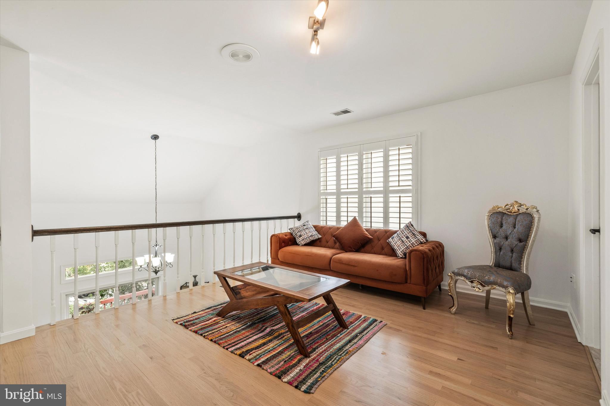 WALNUT HILL - Residential