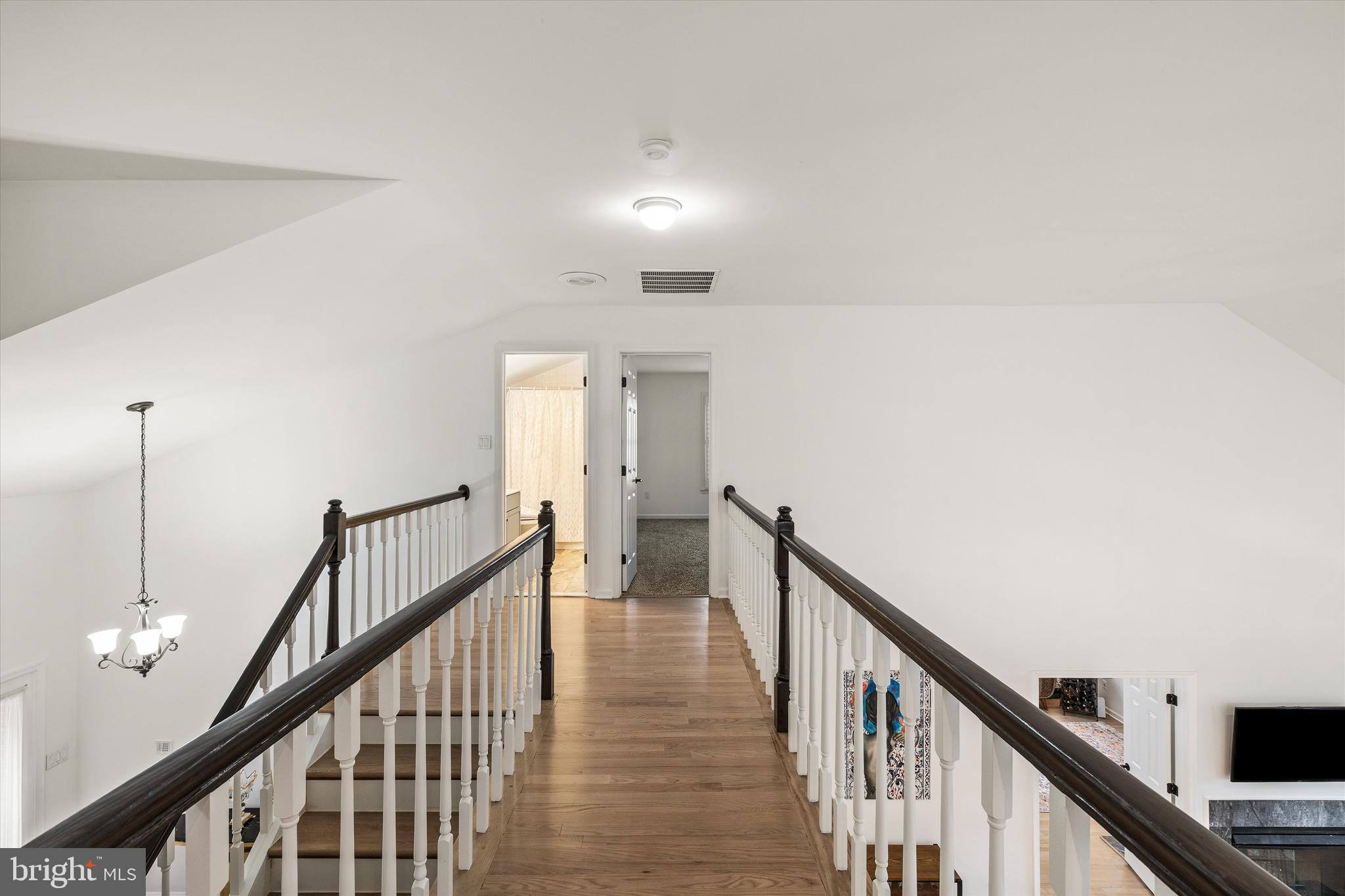 WALNUT HILL - Residential