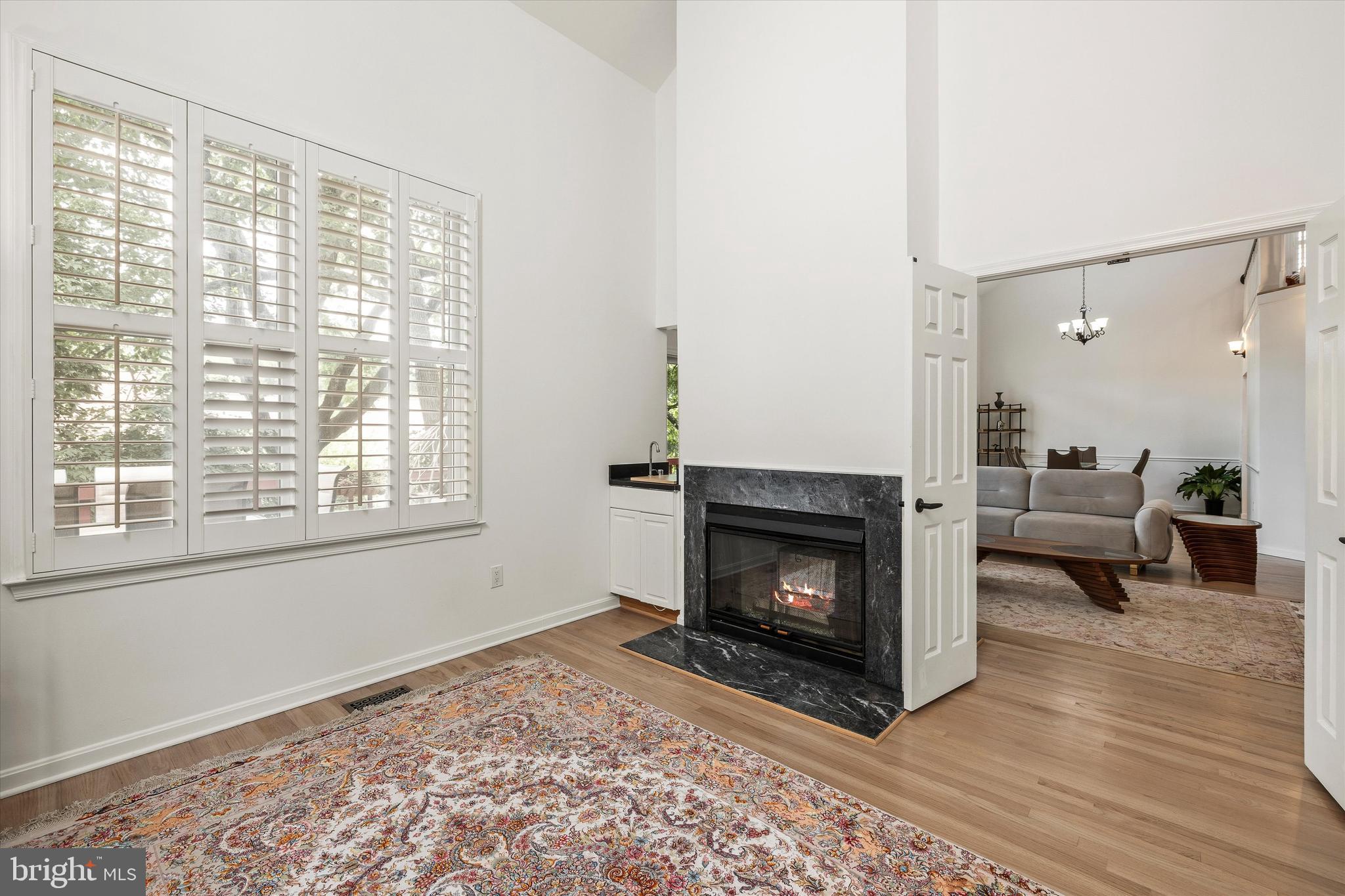 WALNUT HILL - Residential