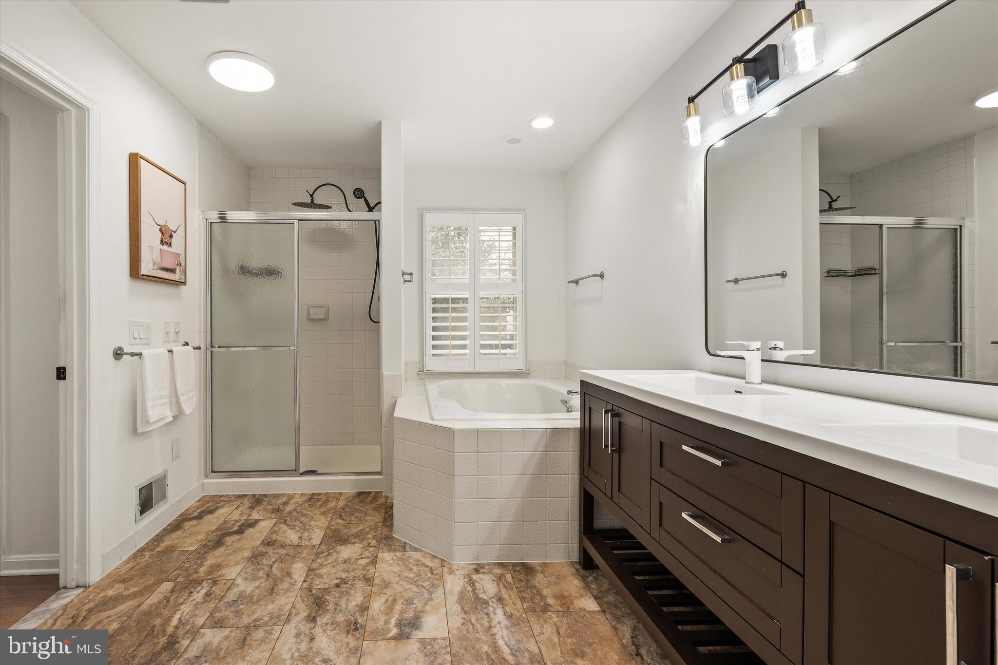 WALNUT HILL - Residential