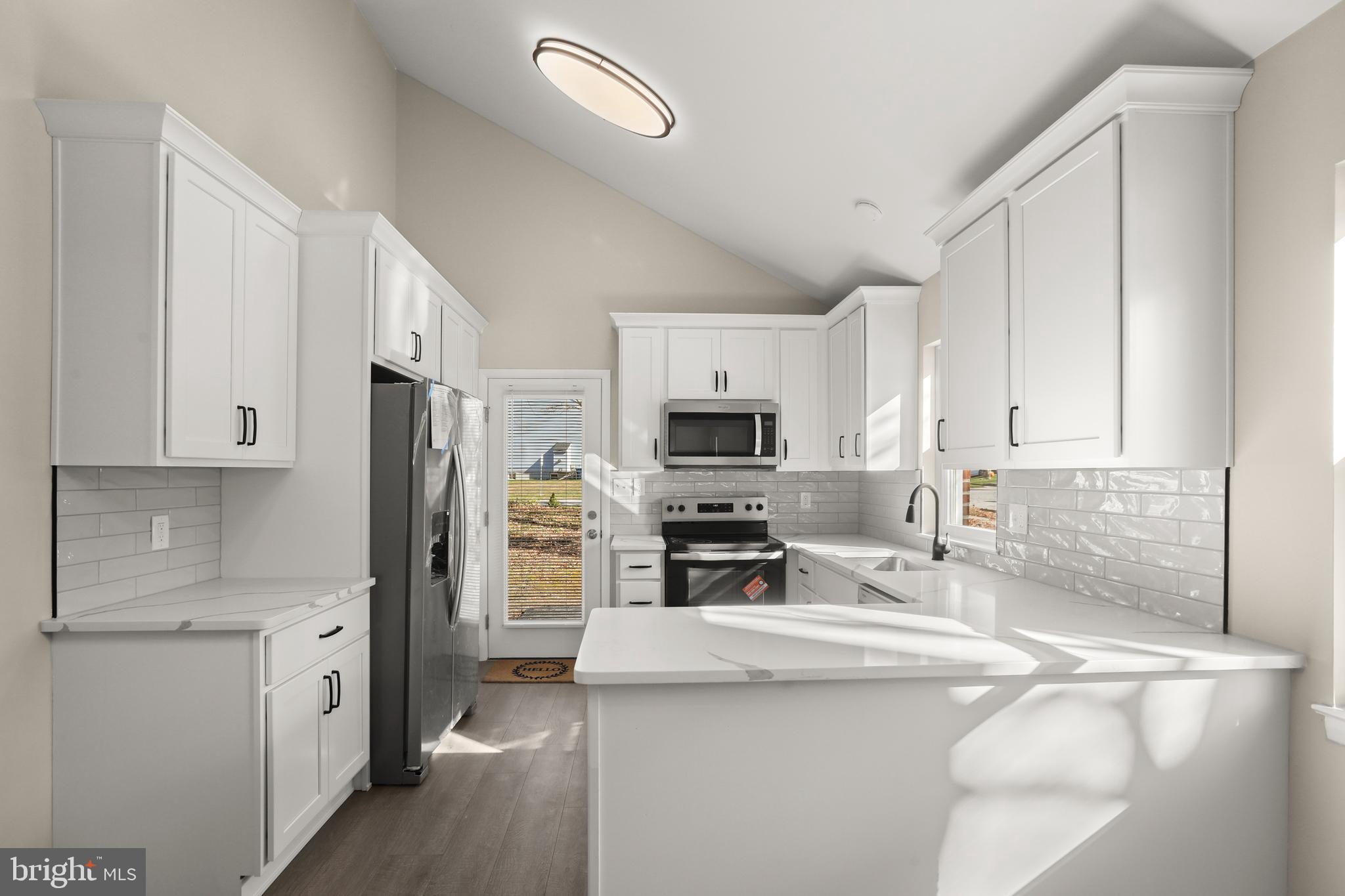 HARBOUR OAKS - Residential