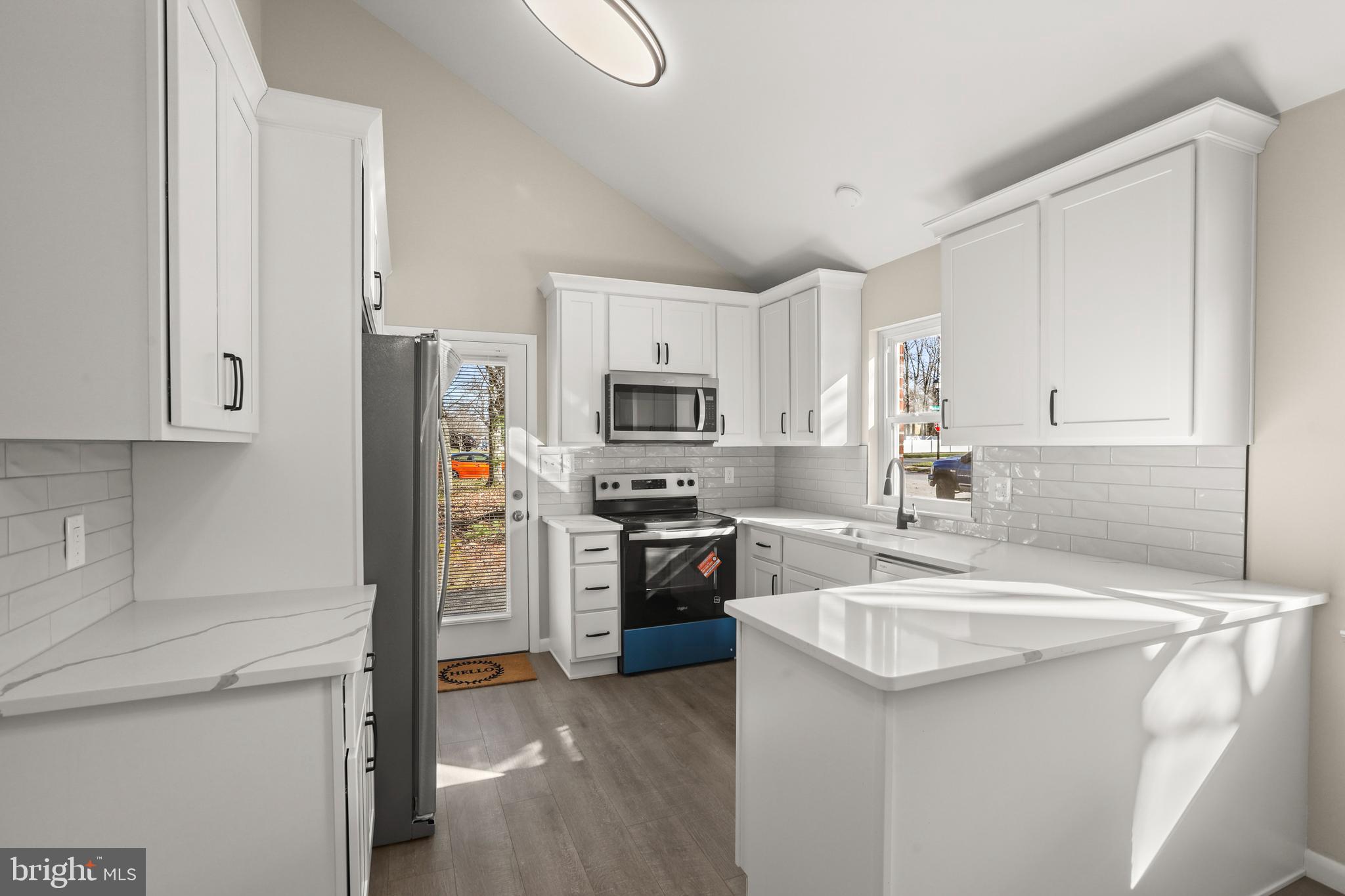 HARBOUR OAKS - Residential