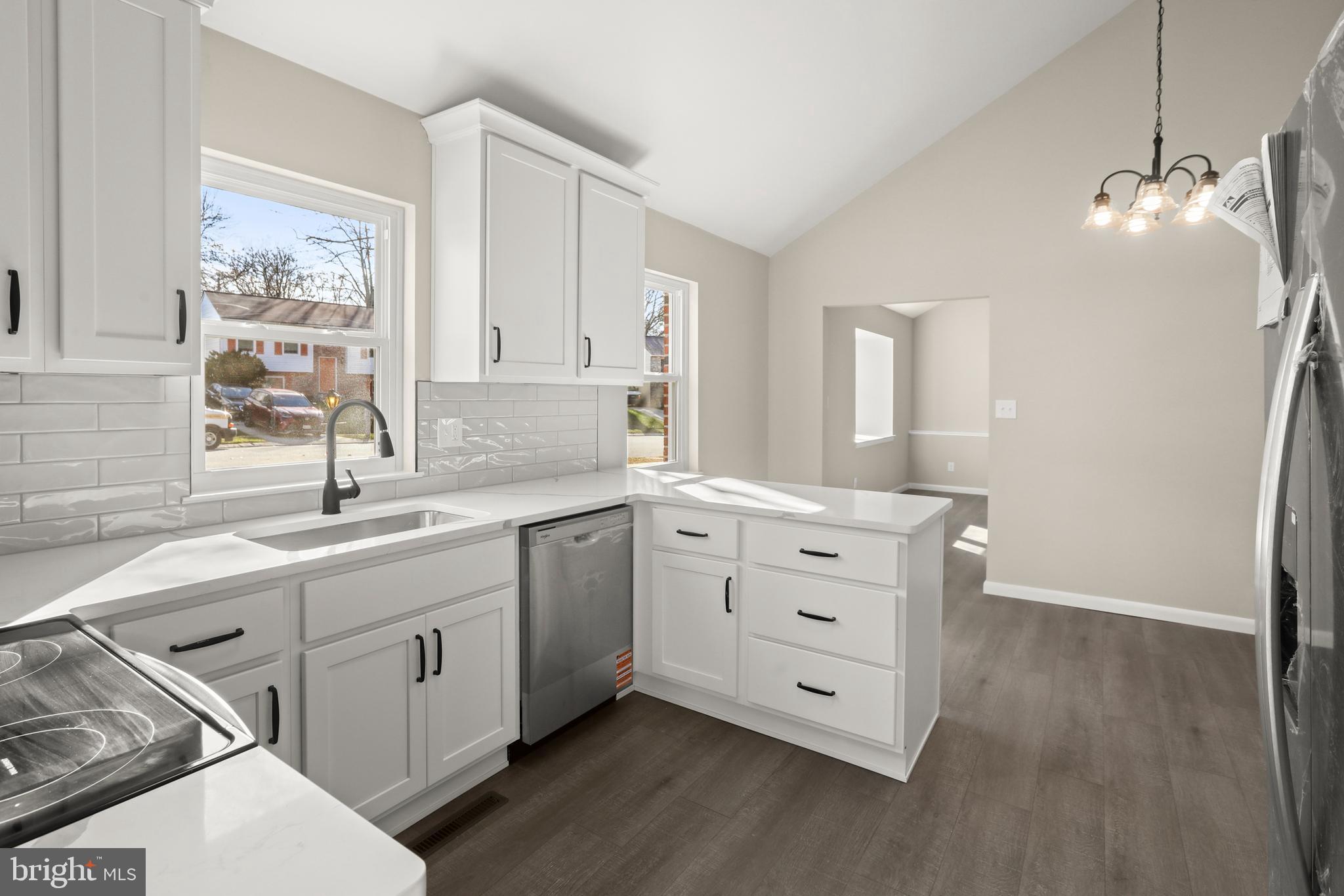 HARBOUR OAKS - Residential