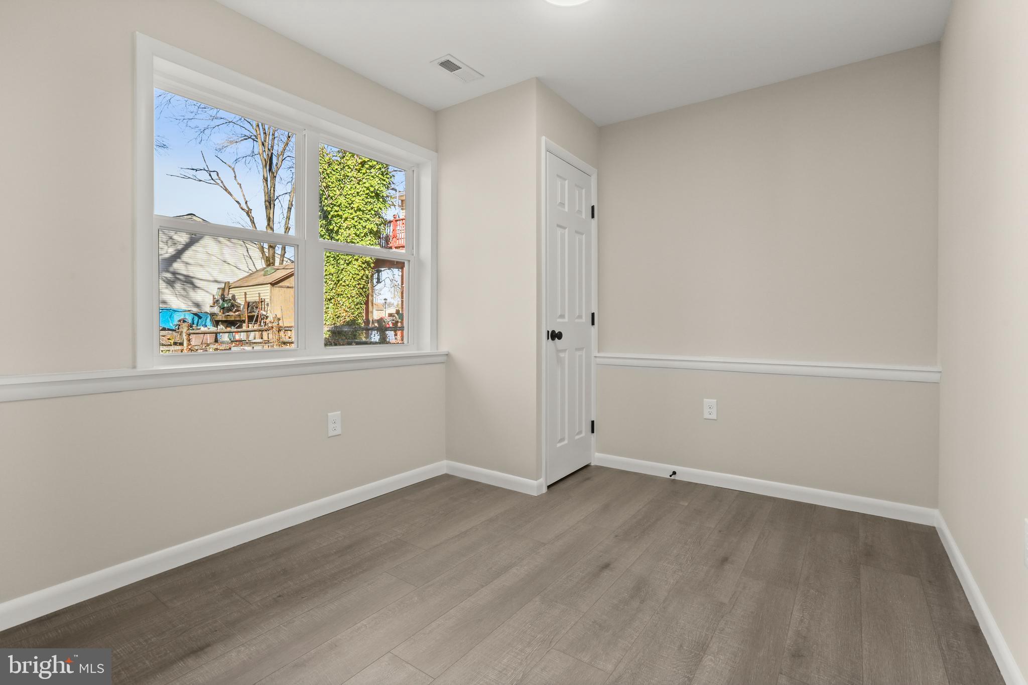 HARBOUR OAKS - Residential