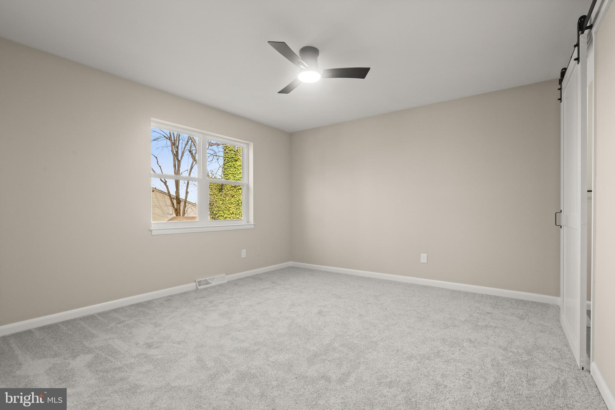 HARBOUR OAKS - Residential