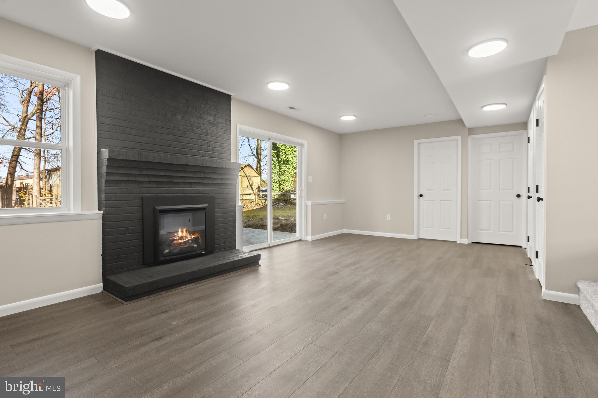 HARBOUR OAKS - Residential