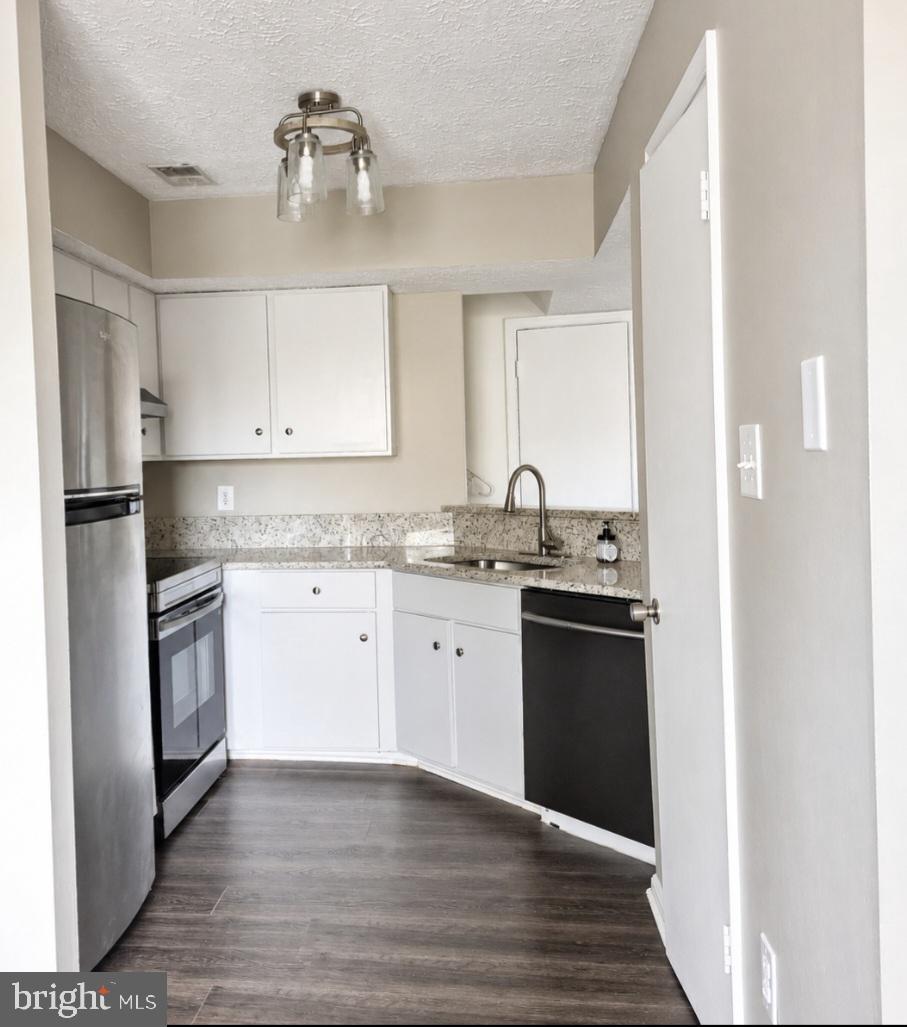 46349 COLUMBUS DRIVE 306