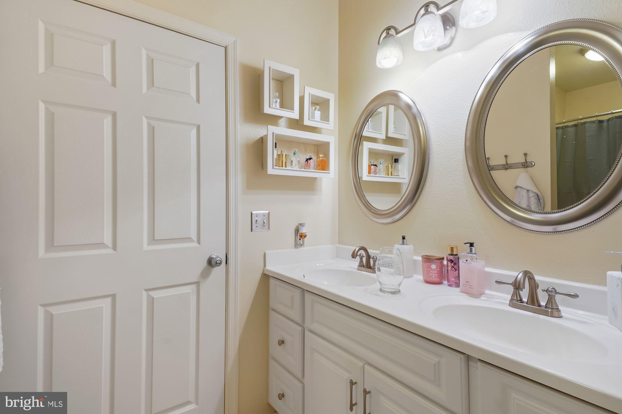 HIGH POINTE AT JEFFERSON - Residential Lease