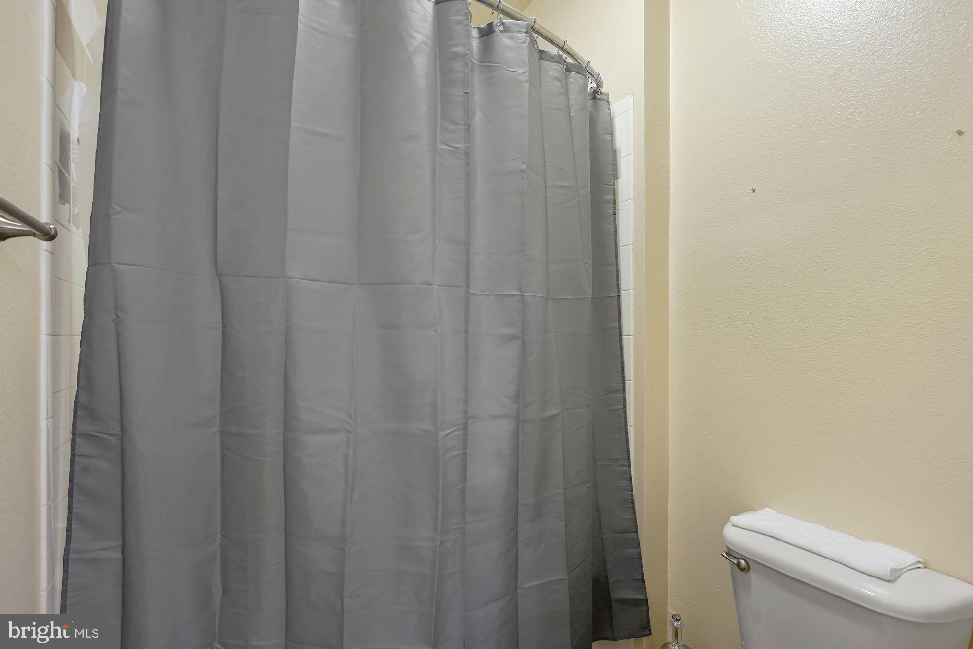 HIGH POINTE AT JEFFERSON - Residential Lease