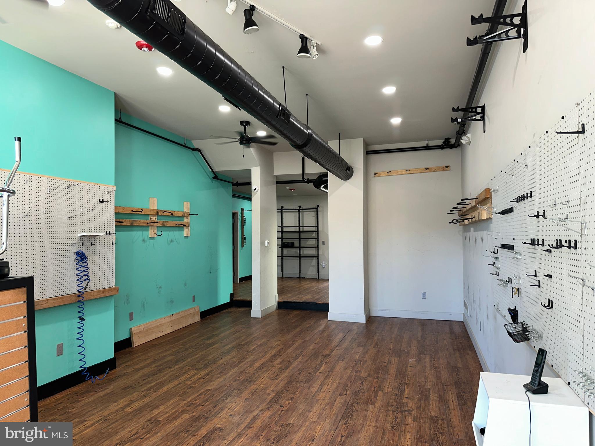 3948 LANCASTER AVENUE