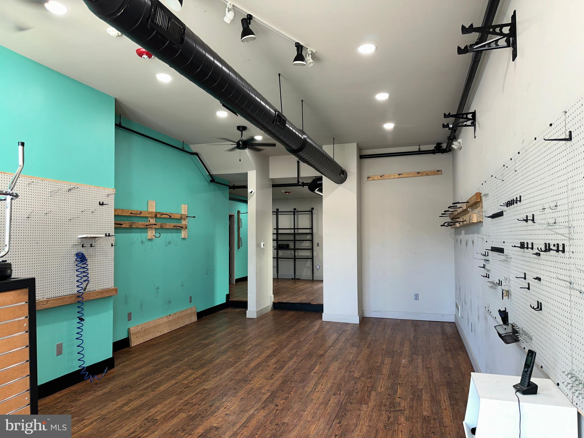 3948 LANCASTER AVENUE