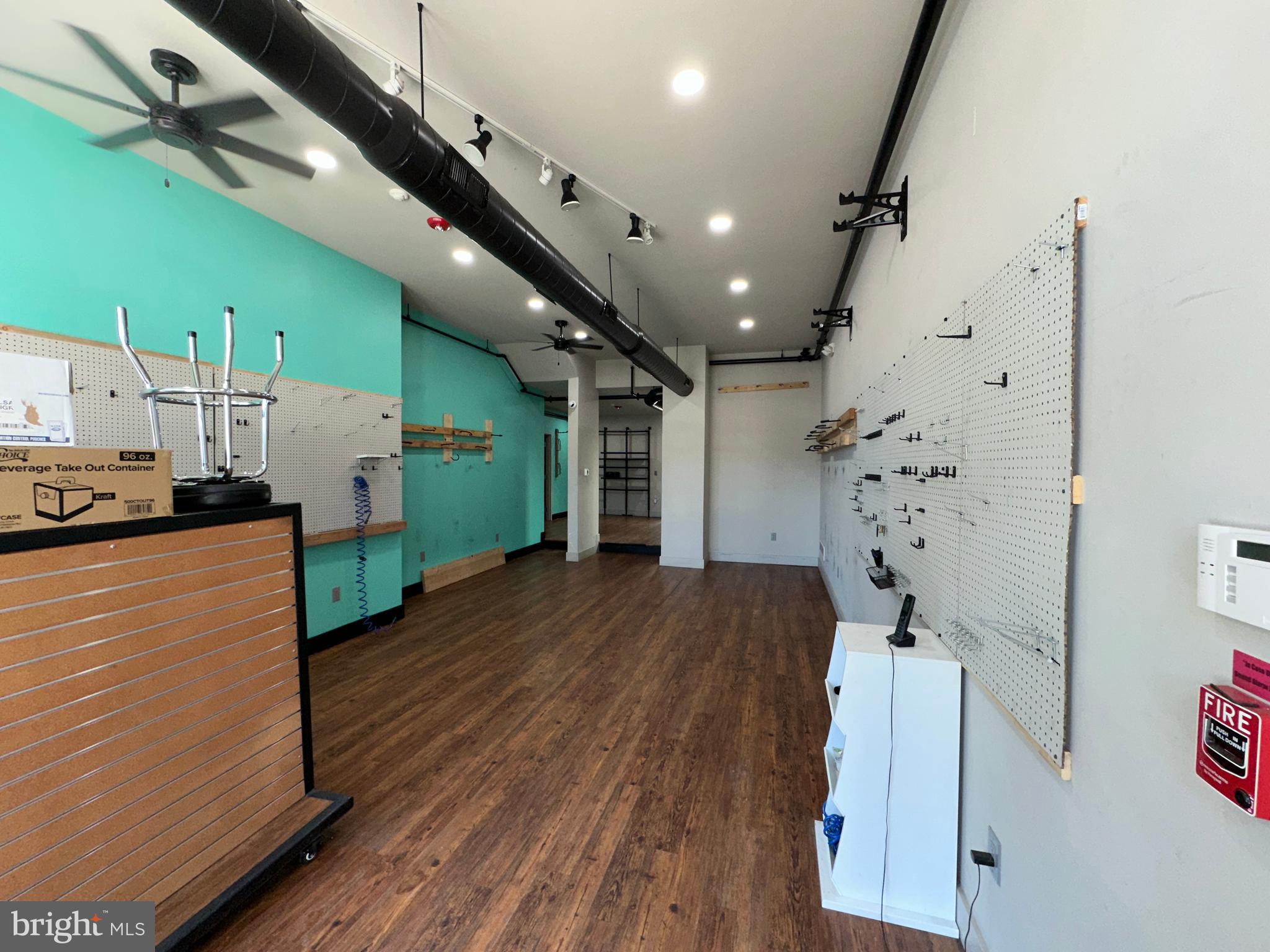 3948 LANCASTER AVENUE