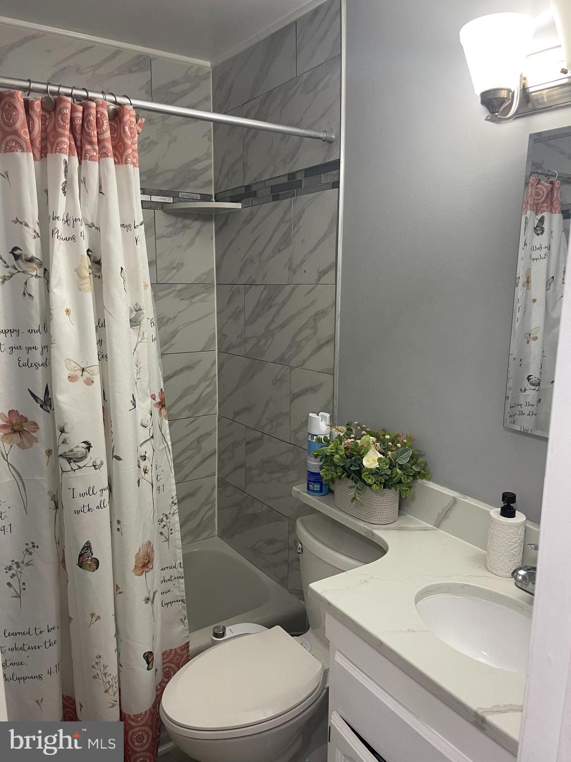 LANDMARK SQUARE - Residential