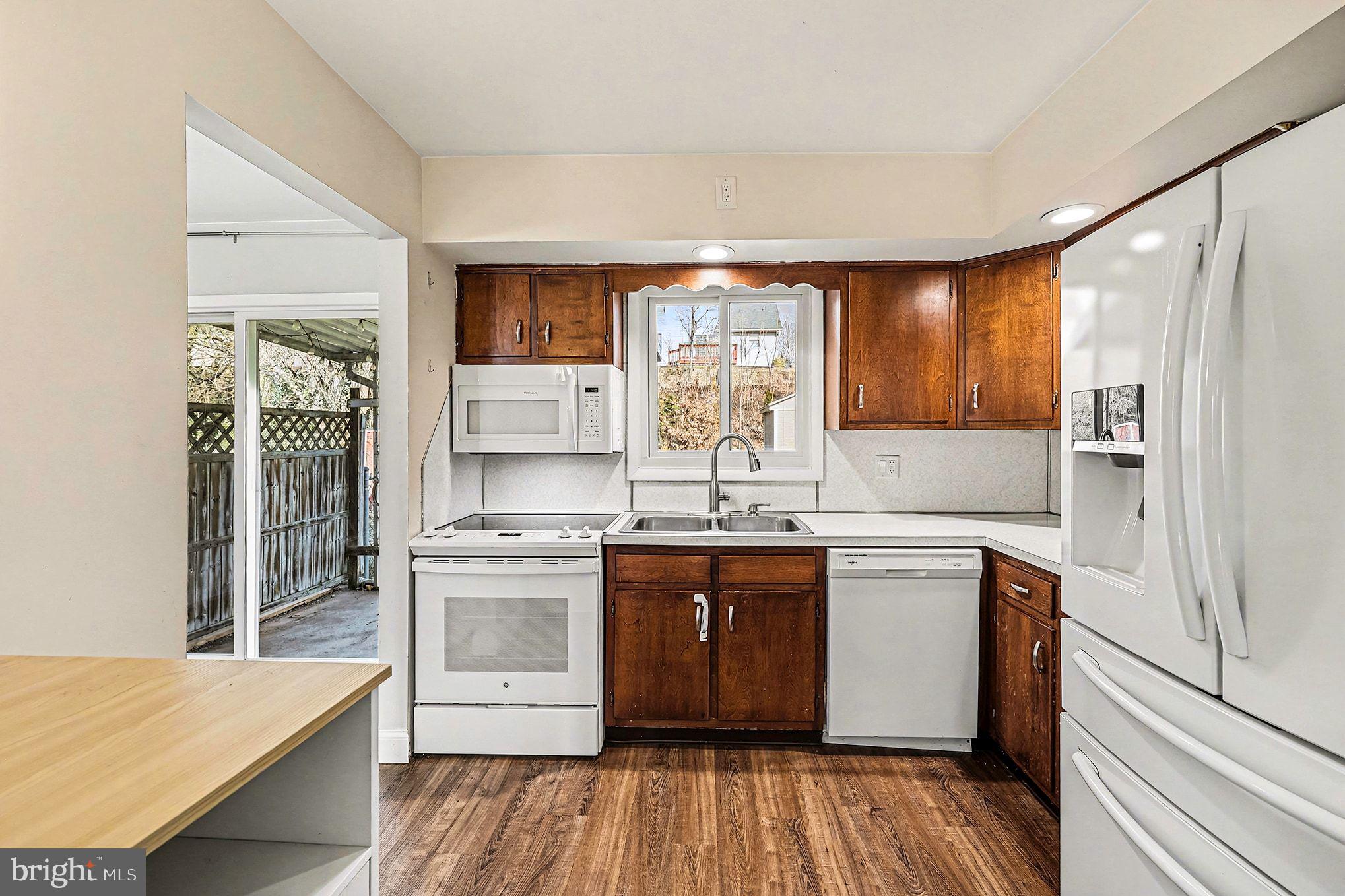 ROSEDALE - Residential