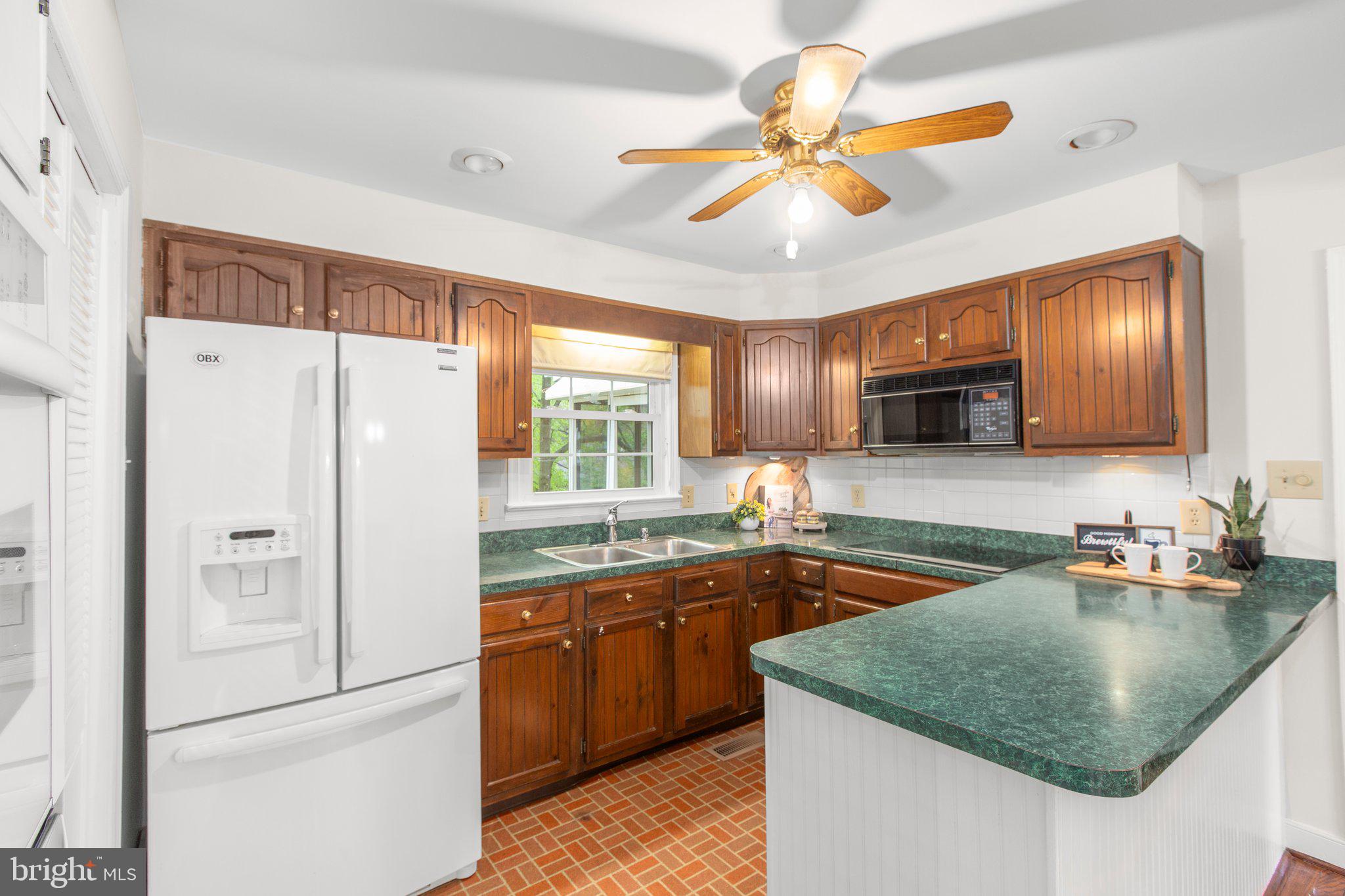 BREEZEWOOD - Residential