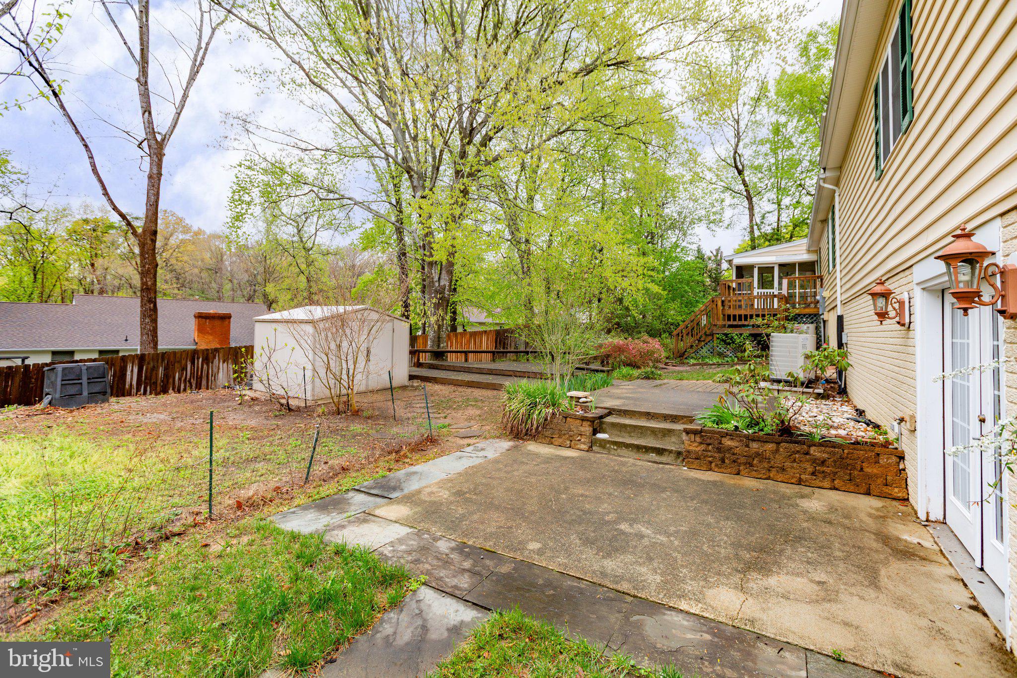 BREEZEWOOD - Residential