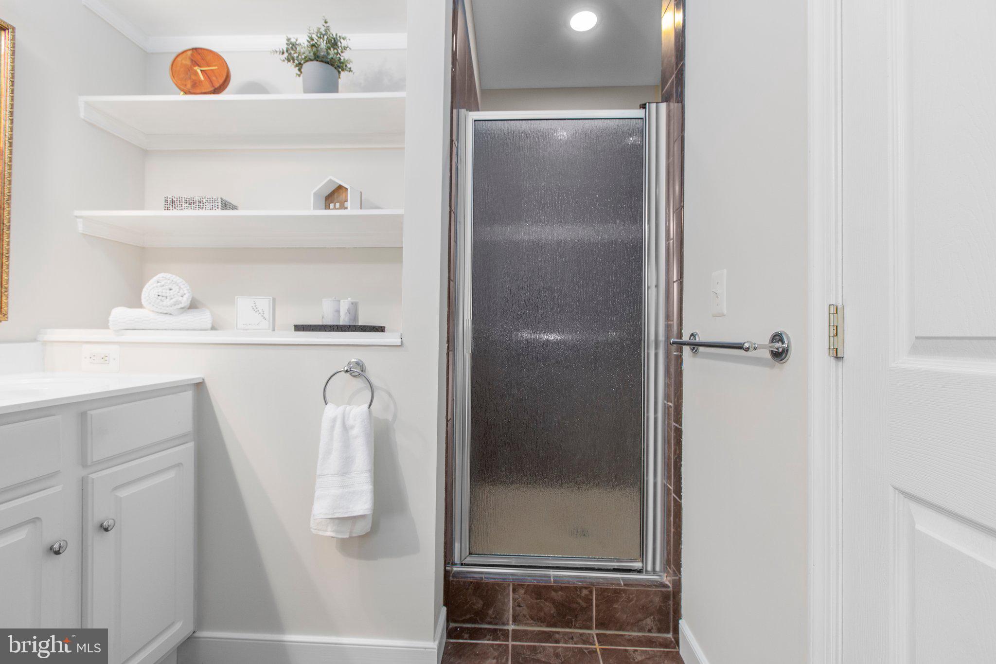 BREEZEWOOD - Residential