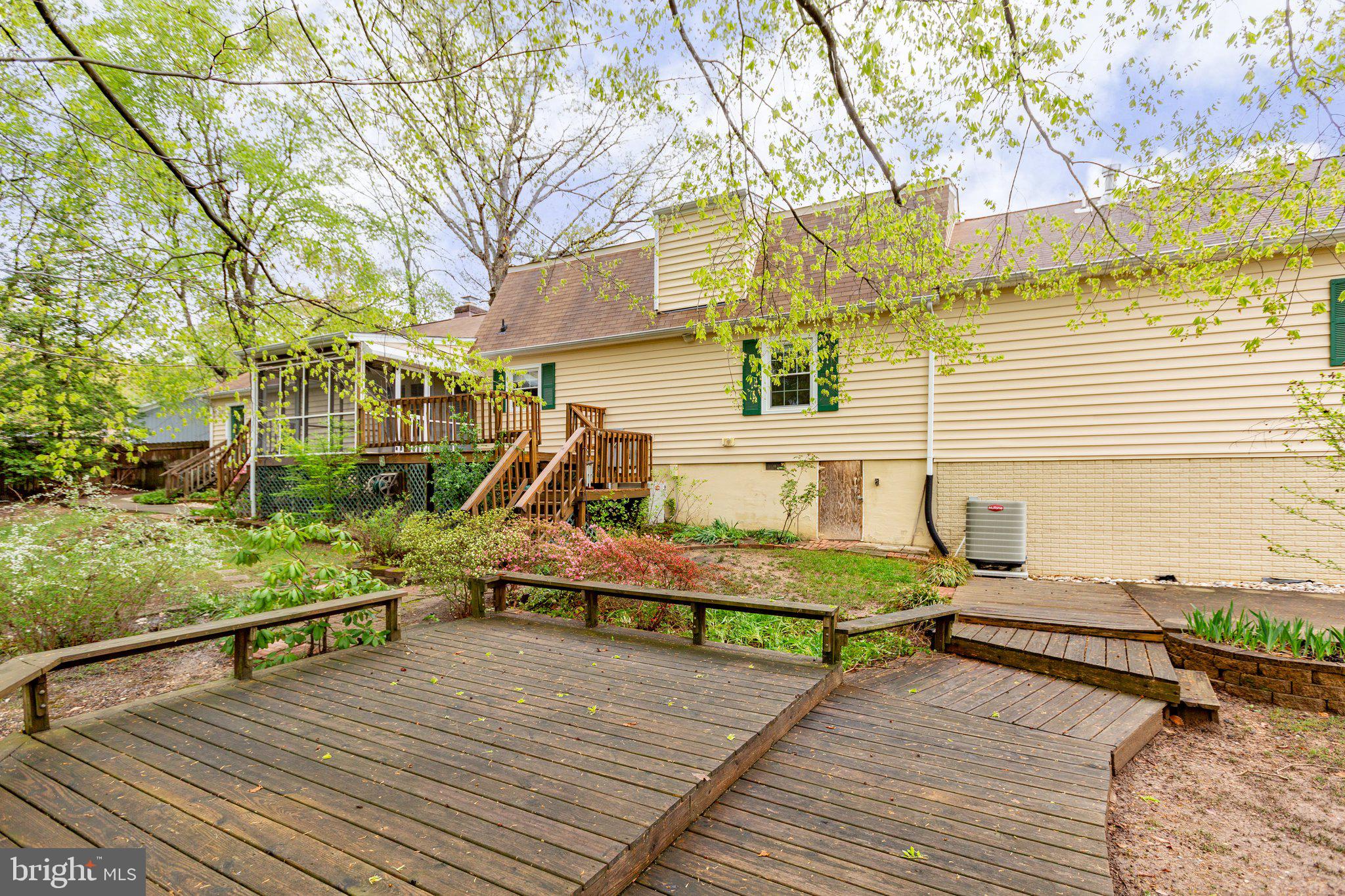 BREEZEWOOD - Residential