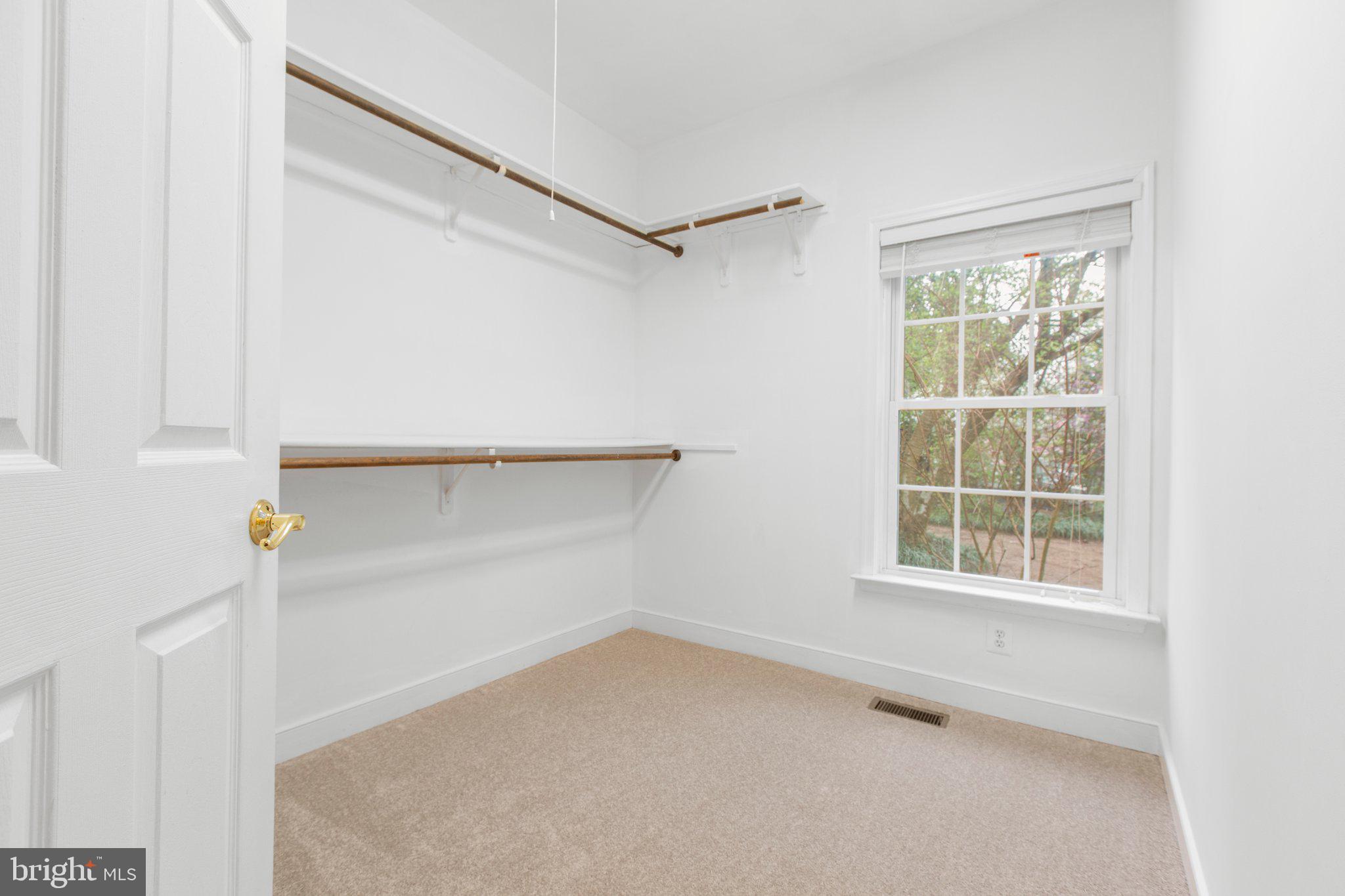 BREEZEWOOD - Residential