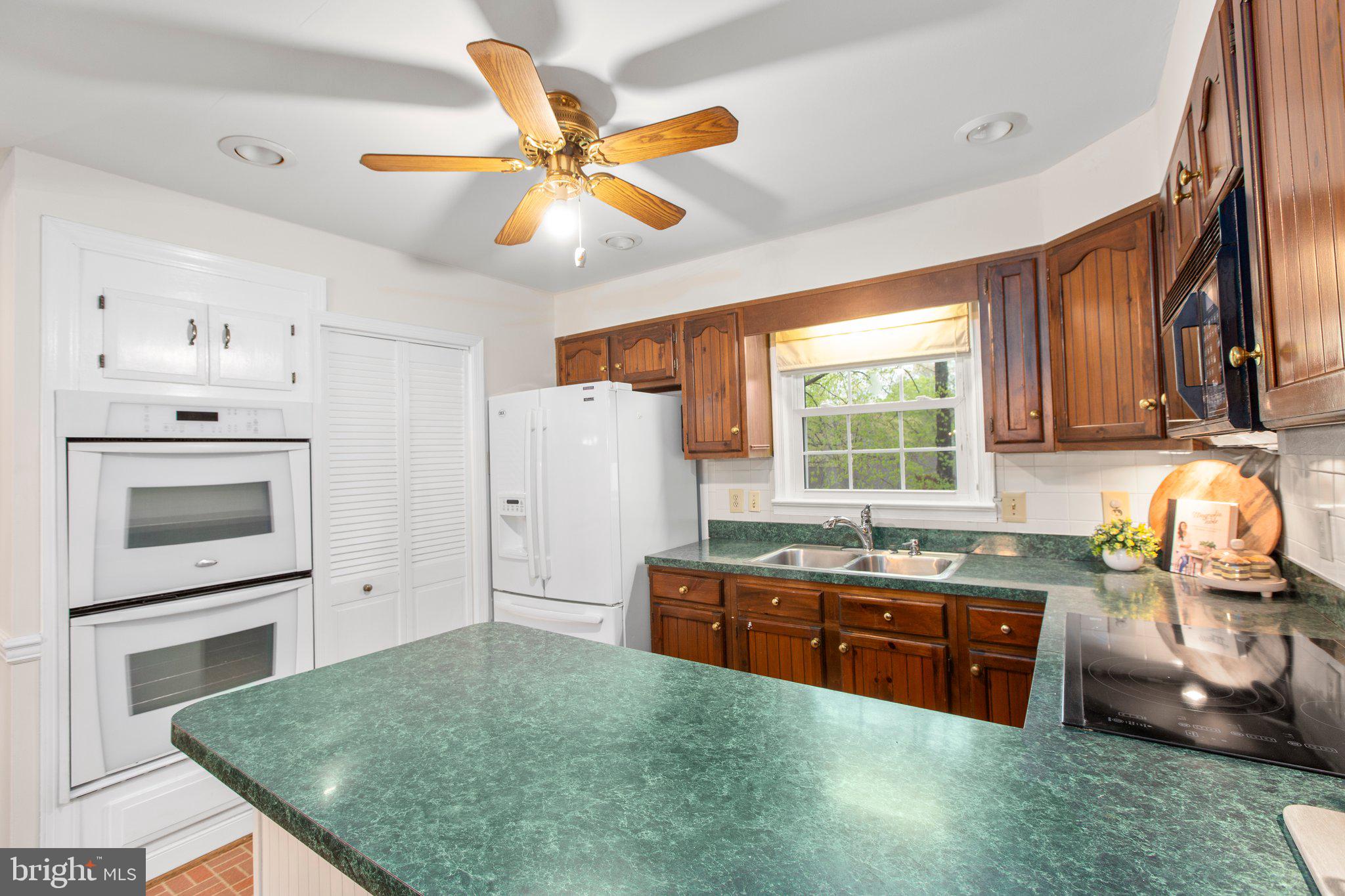 BREEZEWOOD - Residential