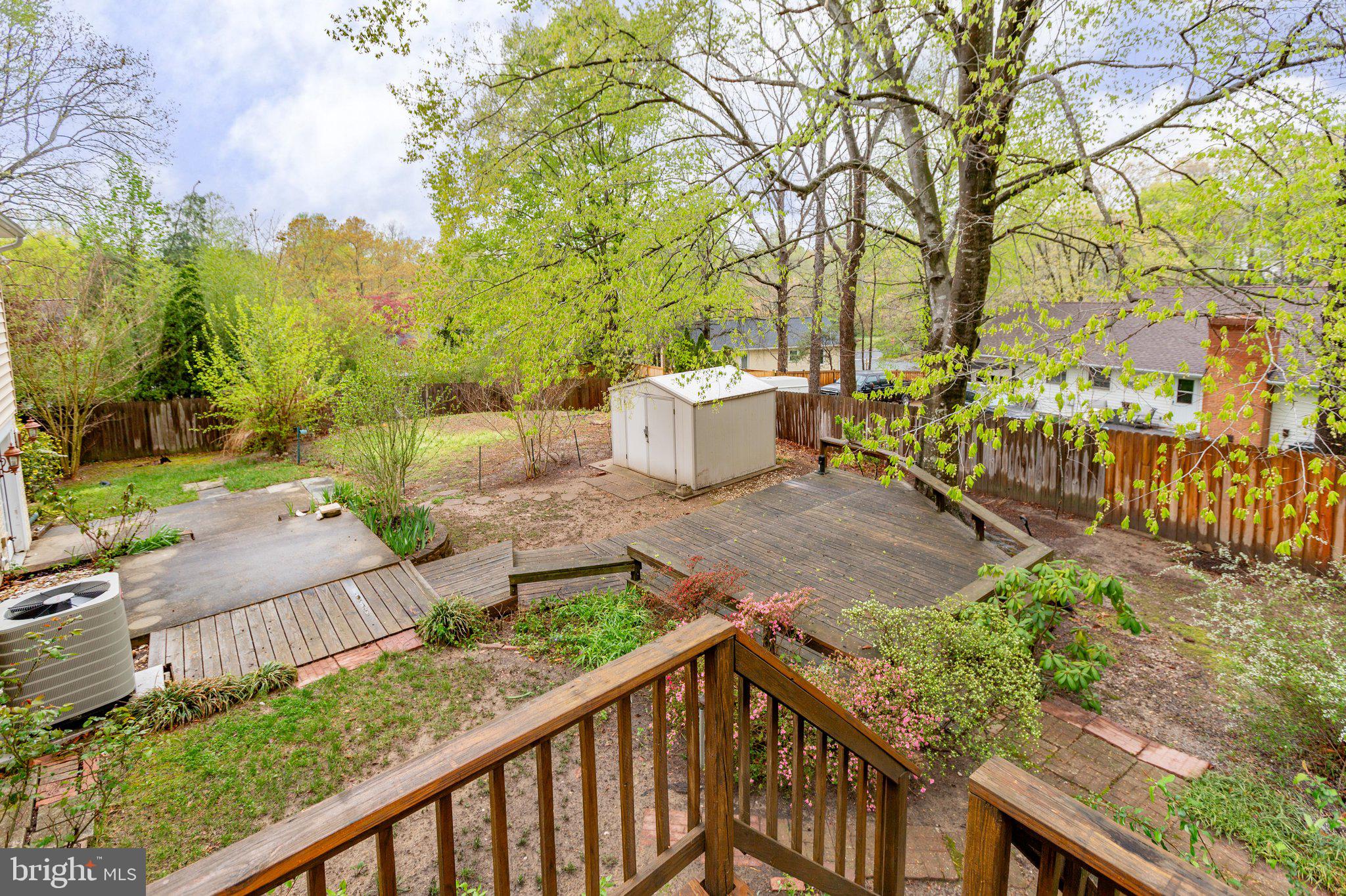 BREEZEWOOD - Residential