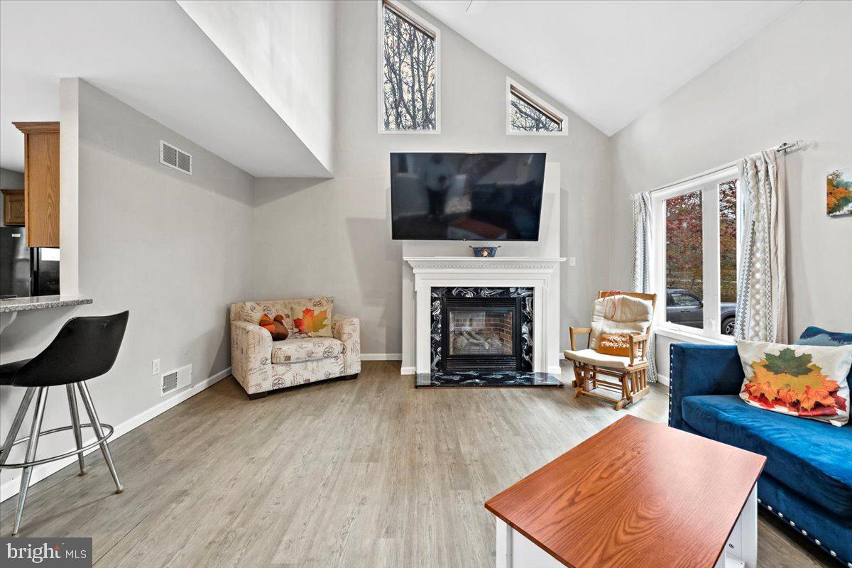 BEAR CREEK LAKE - Residential