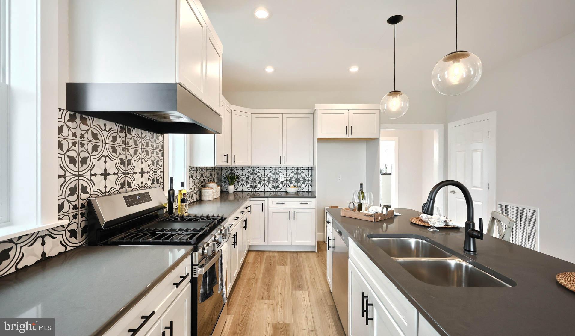 WINDING CREEK - Residential