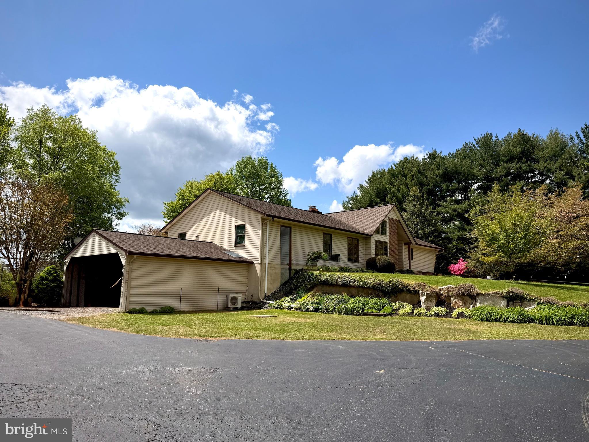 2220 CONOWINGO ROAD