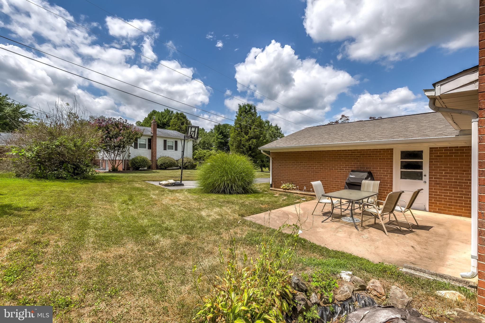 LONG MEADOWS - Residential